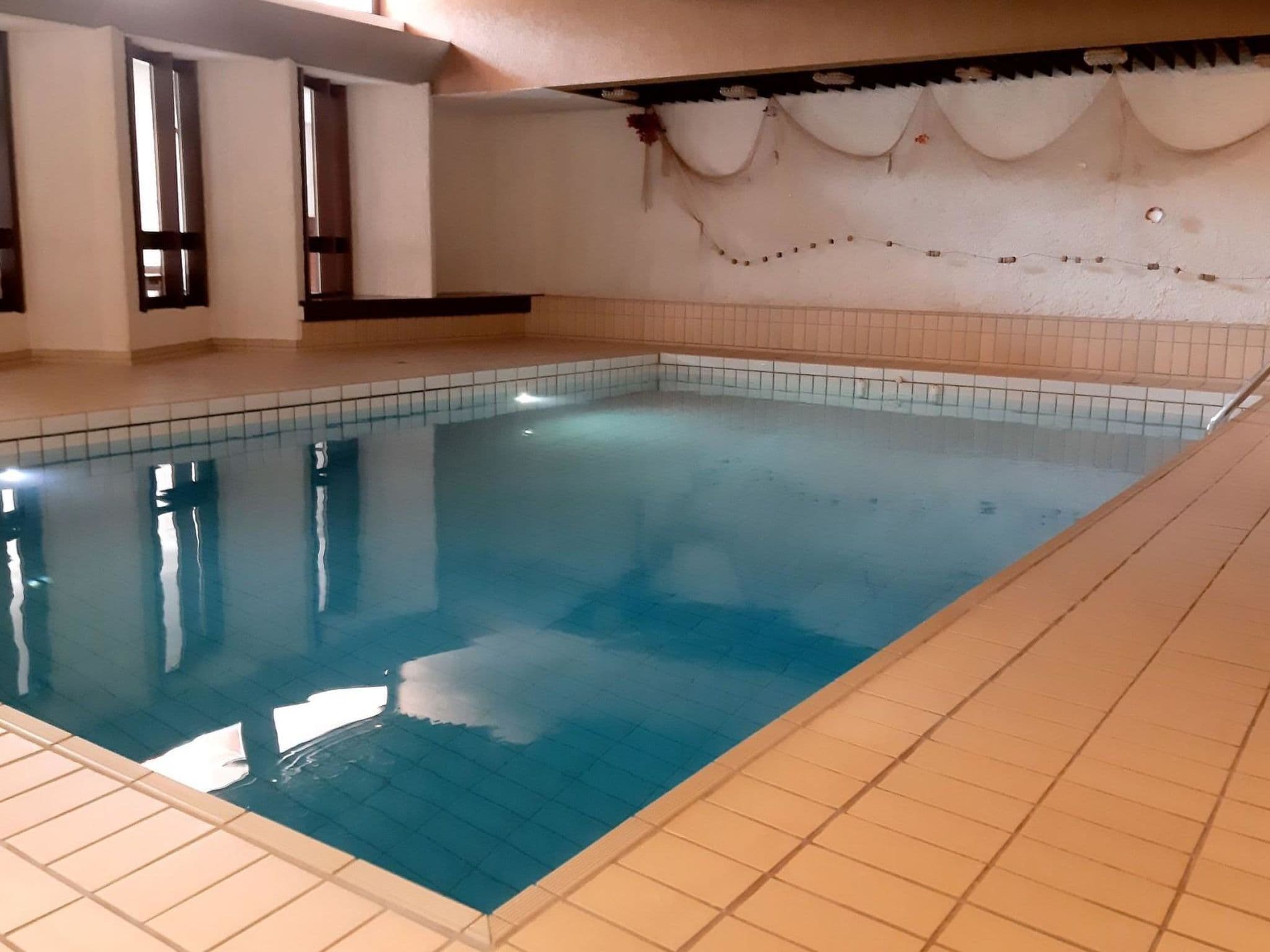 Pool Indoor
