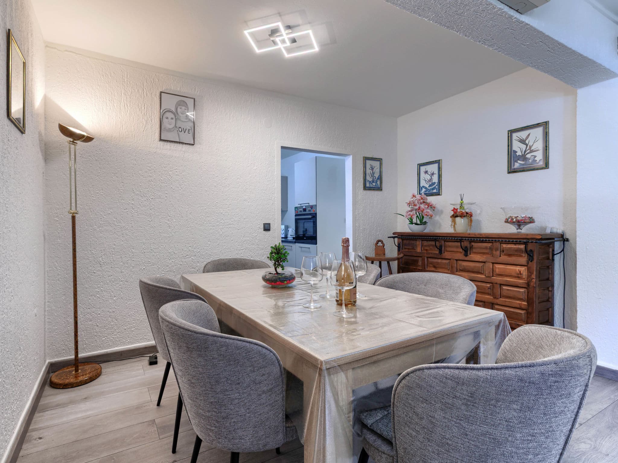 Kitchen / Dining Room