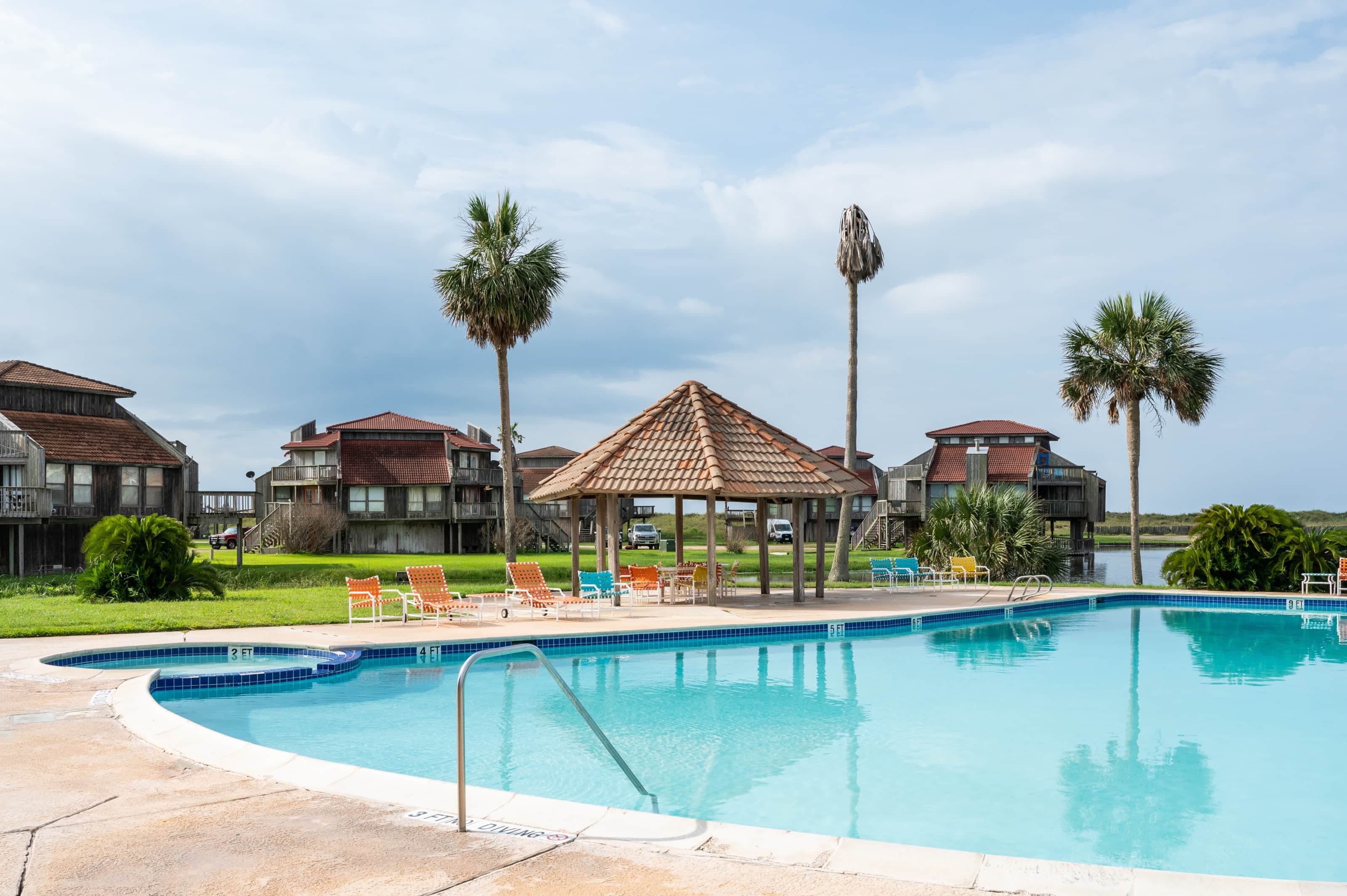 Large pool with plenty of room to spread out and enjoy yourself.