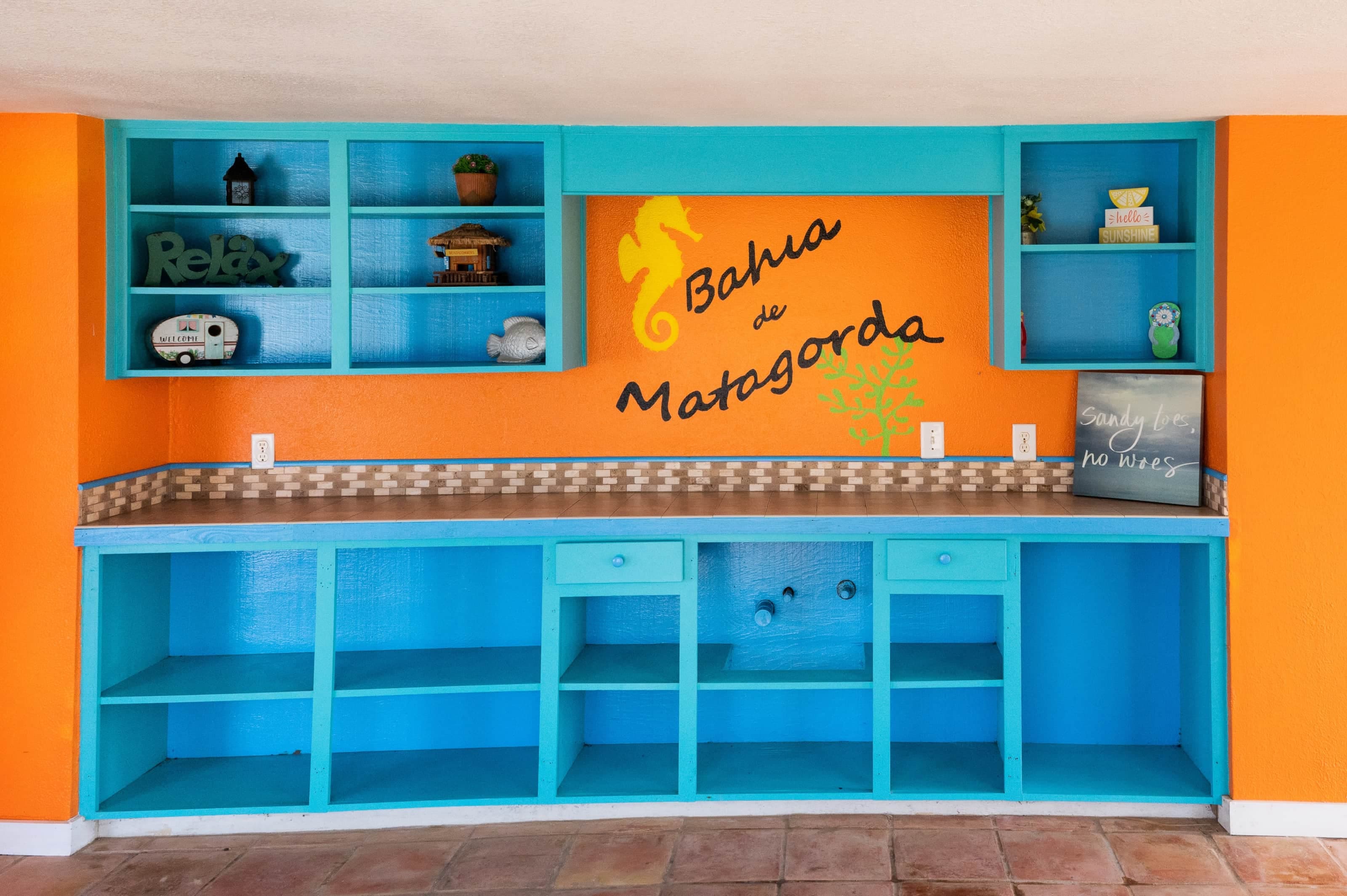 Pool club house with Wi-Fi, restrooms, showers, refrigerator, ice machine + laundry Room