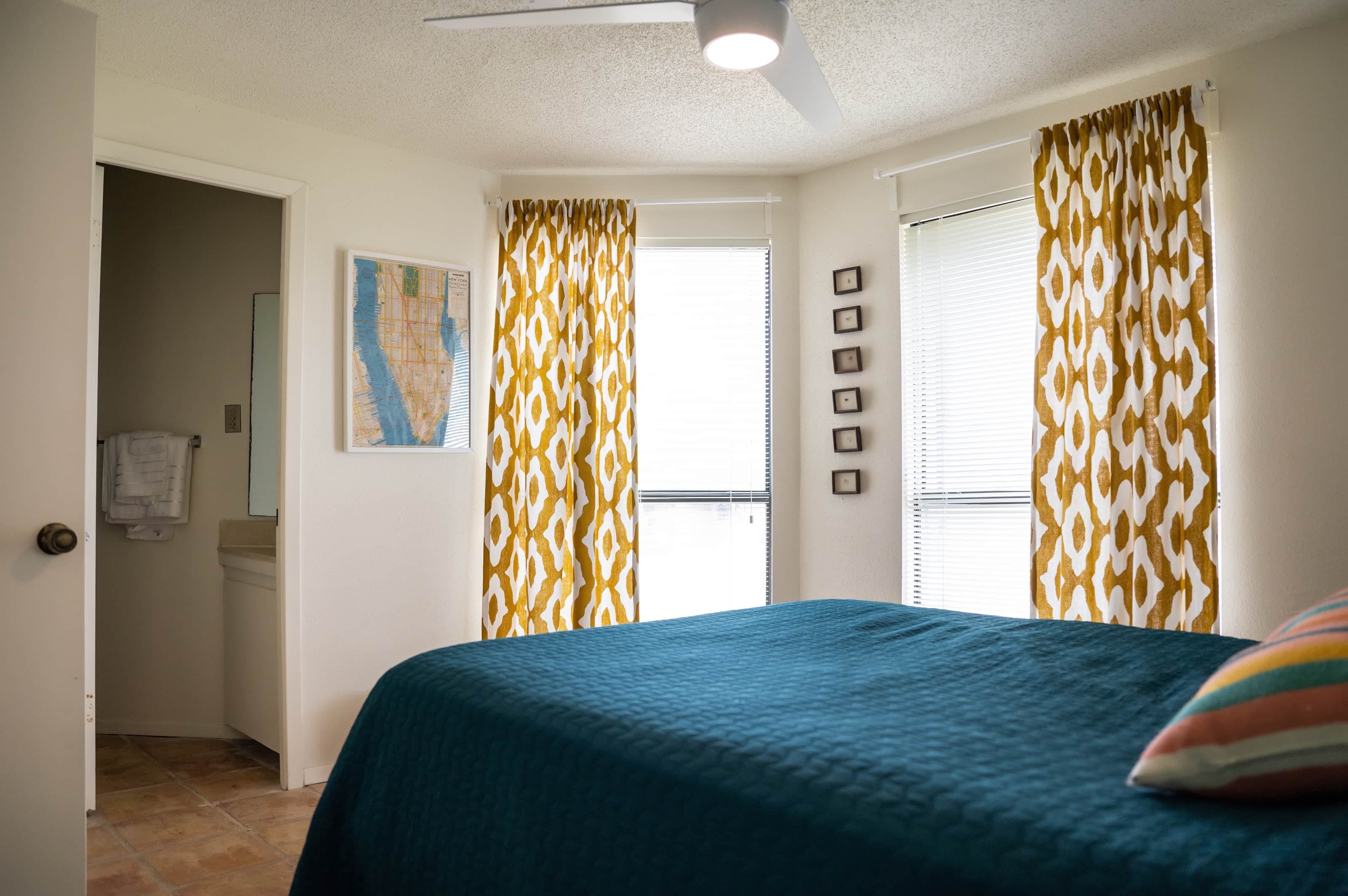 Queen bedroom beside twin room, with it's own bathroom
