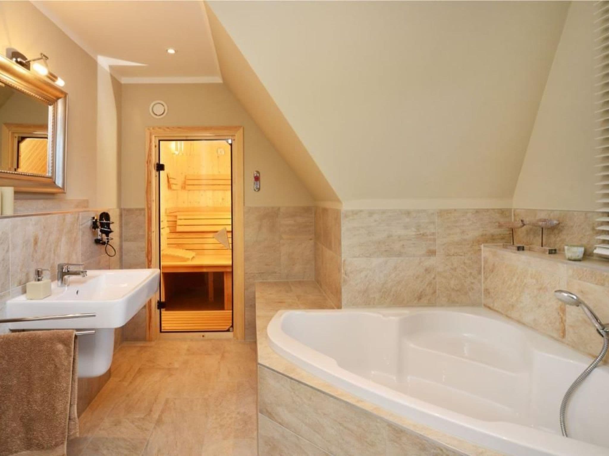 Bathroom / Wellness