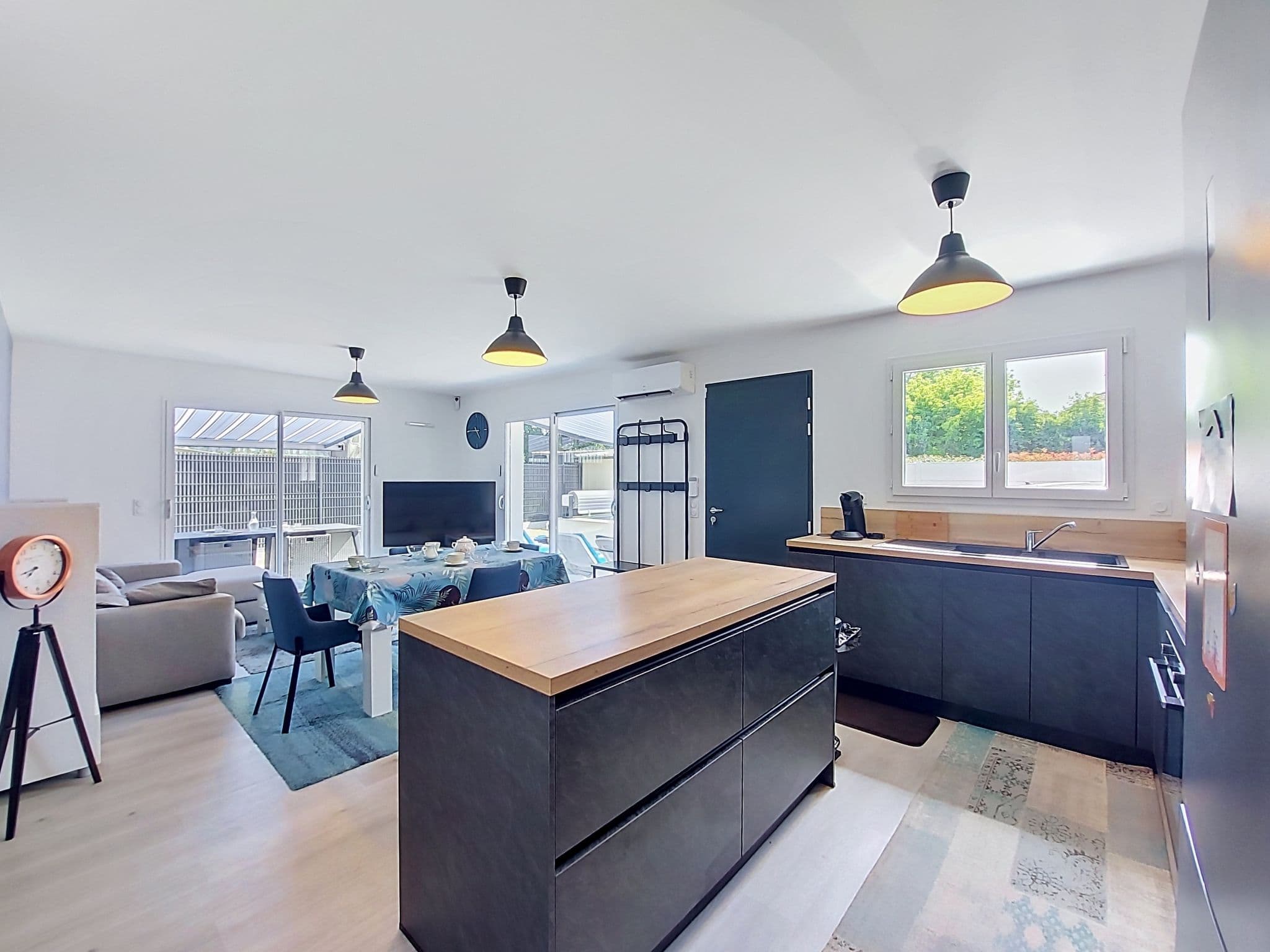 Kitchen / Dining Room