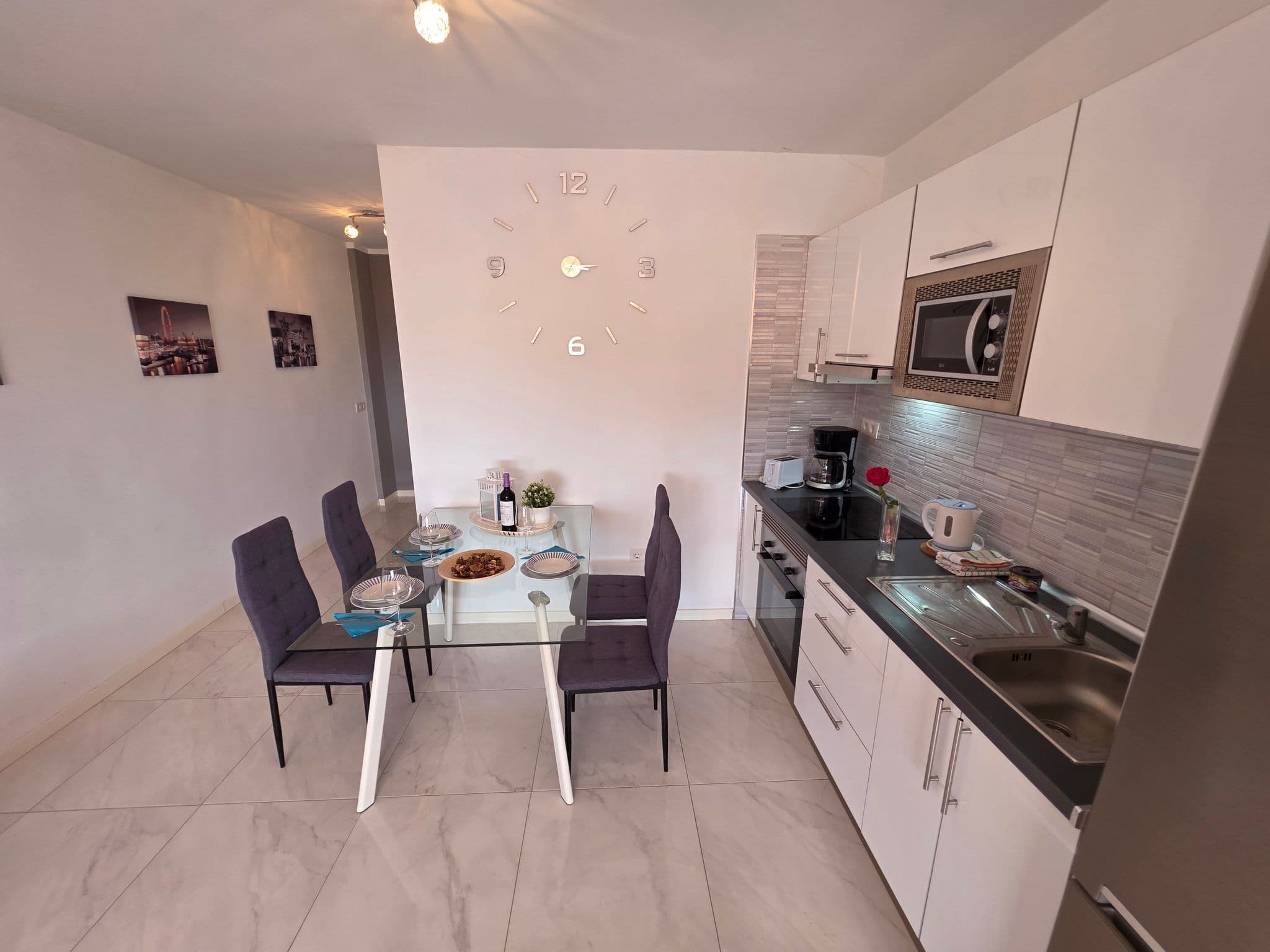 Kitchen / Dining Room