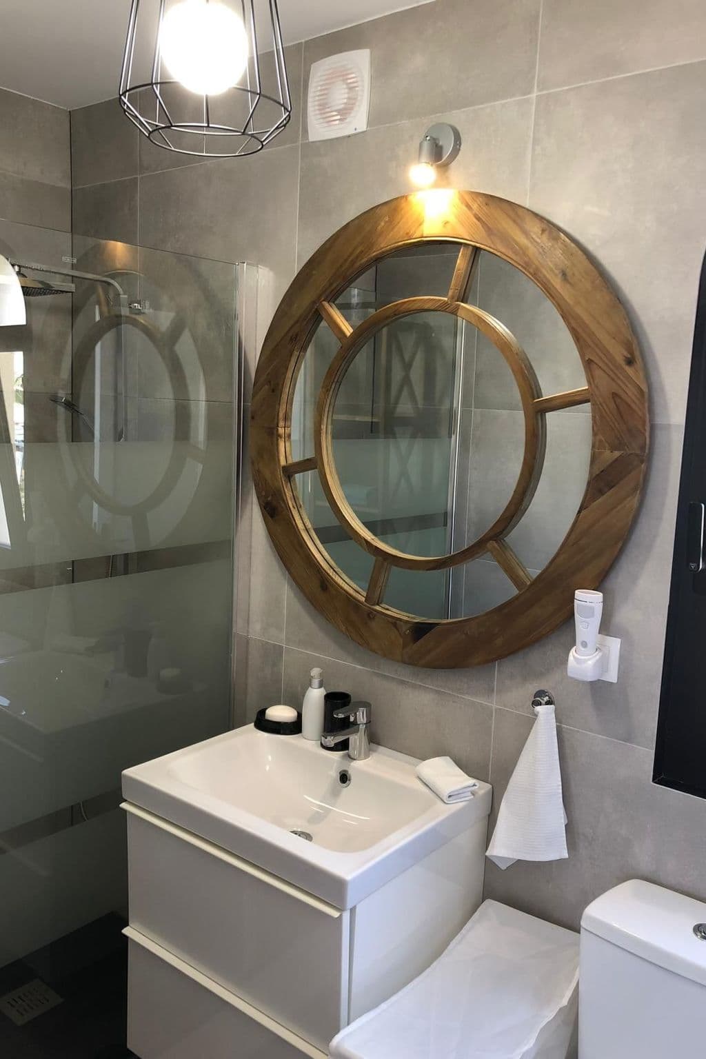 Bathroom / Wellness