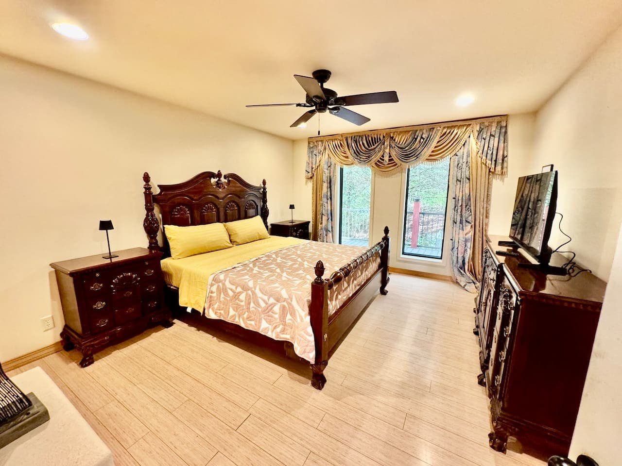 Gallery Image 15