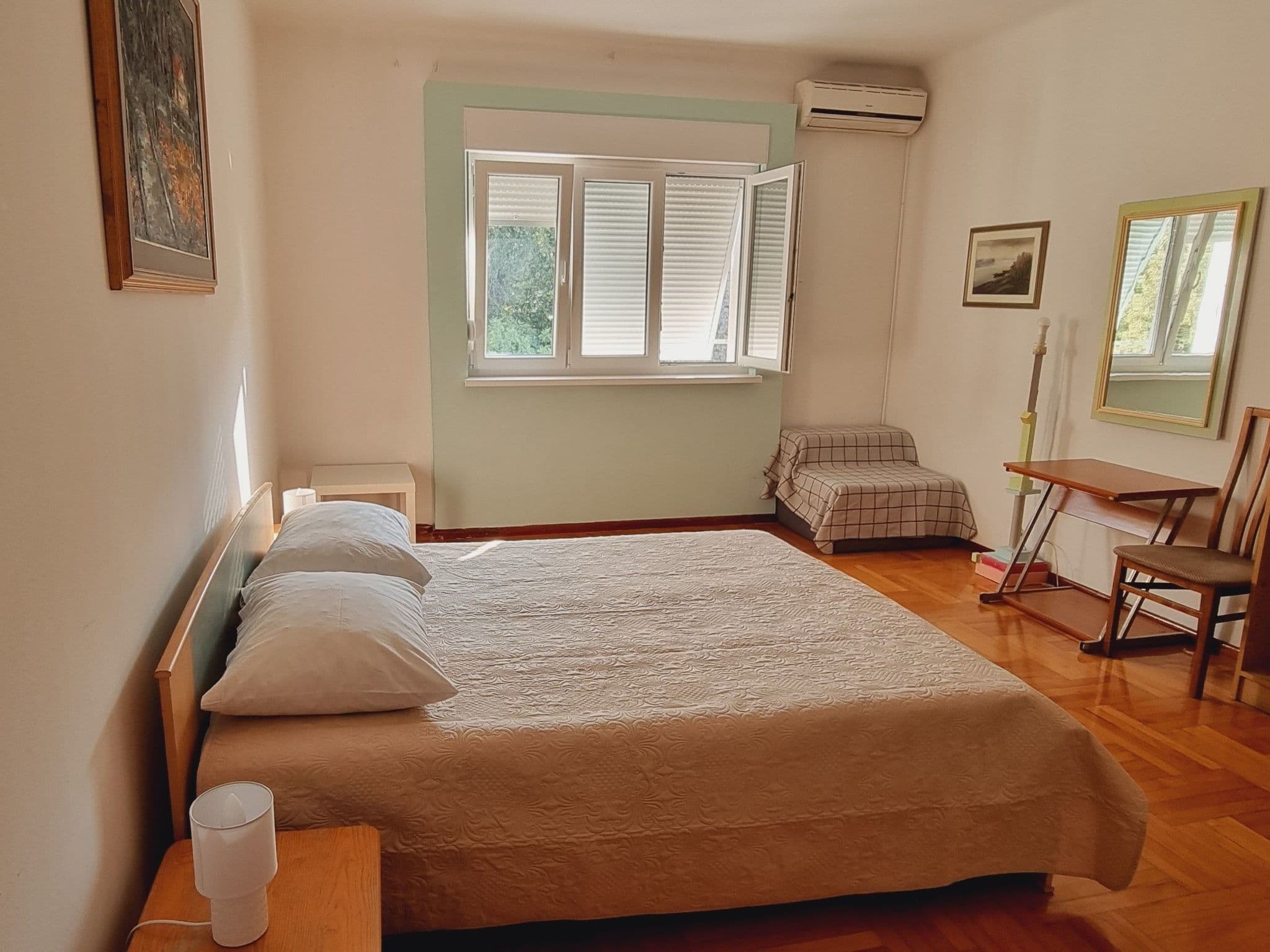 Gallery Image 16