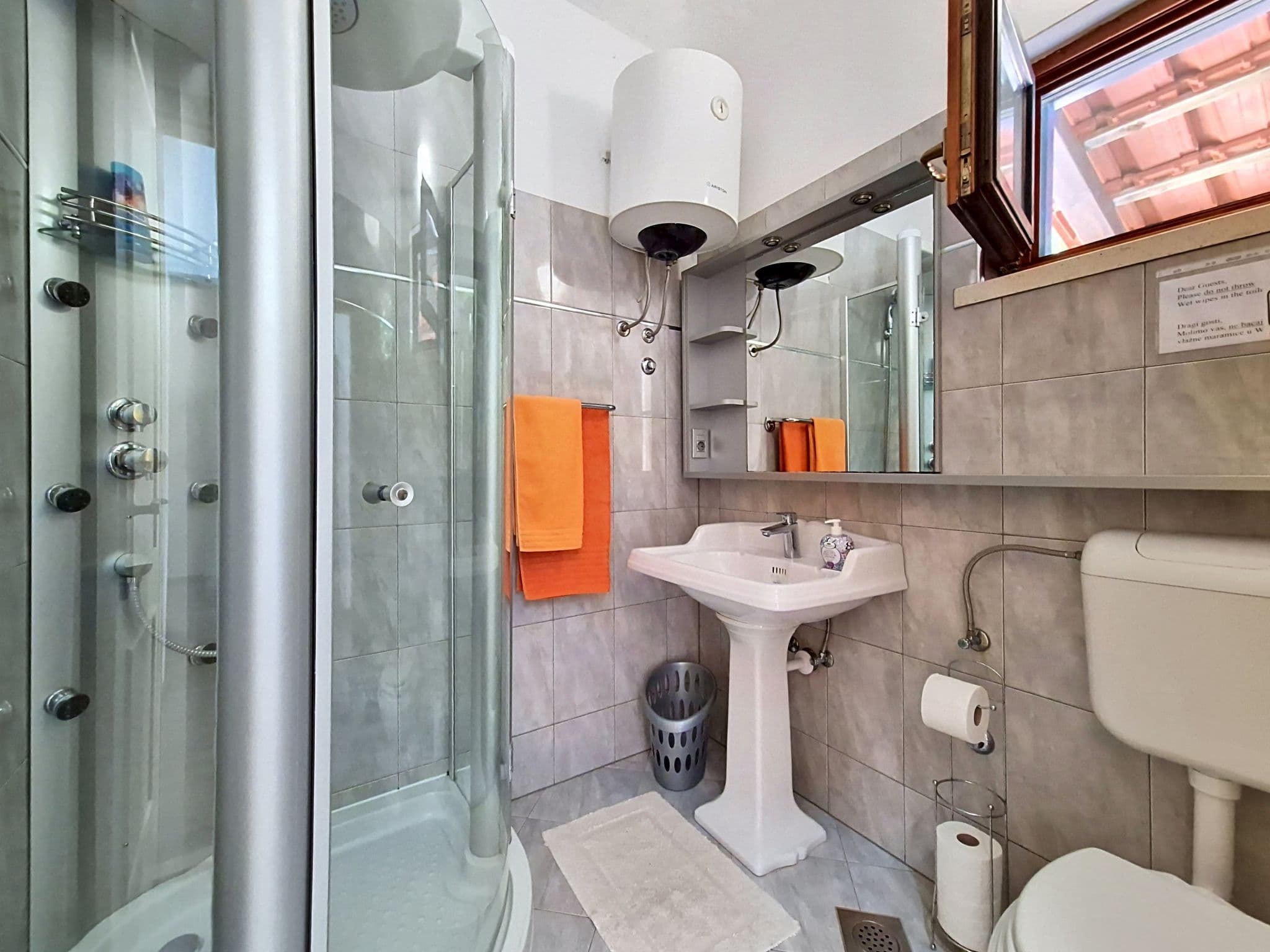Bathroom / Wellness