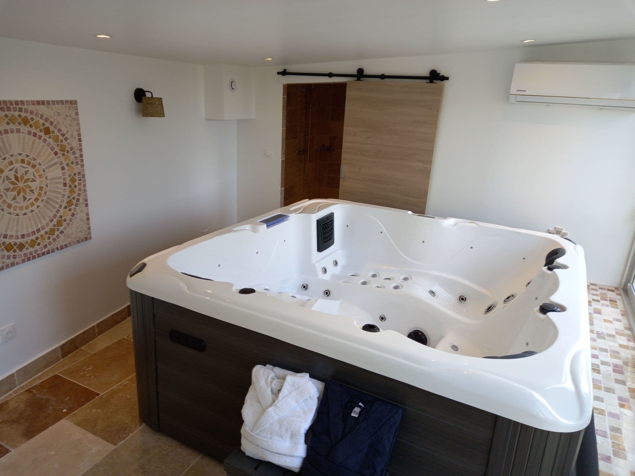 Bathroom / Wellness