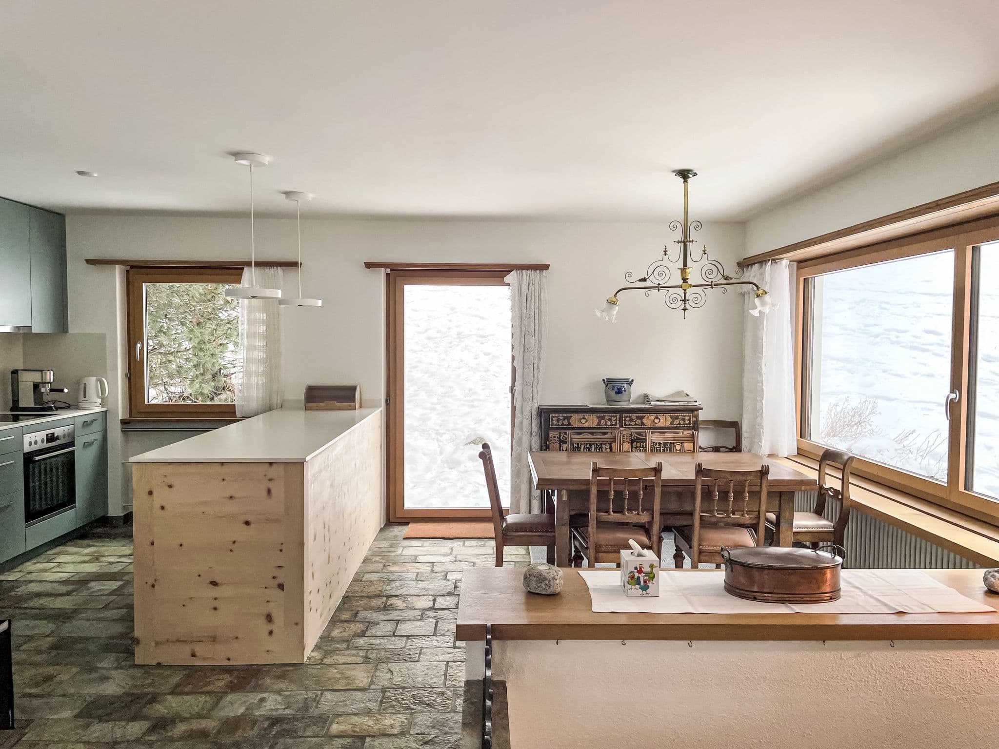 Kitchen / Dining Room