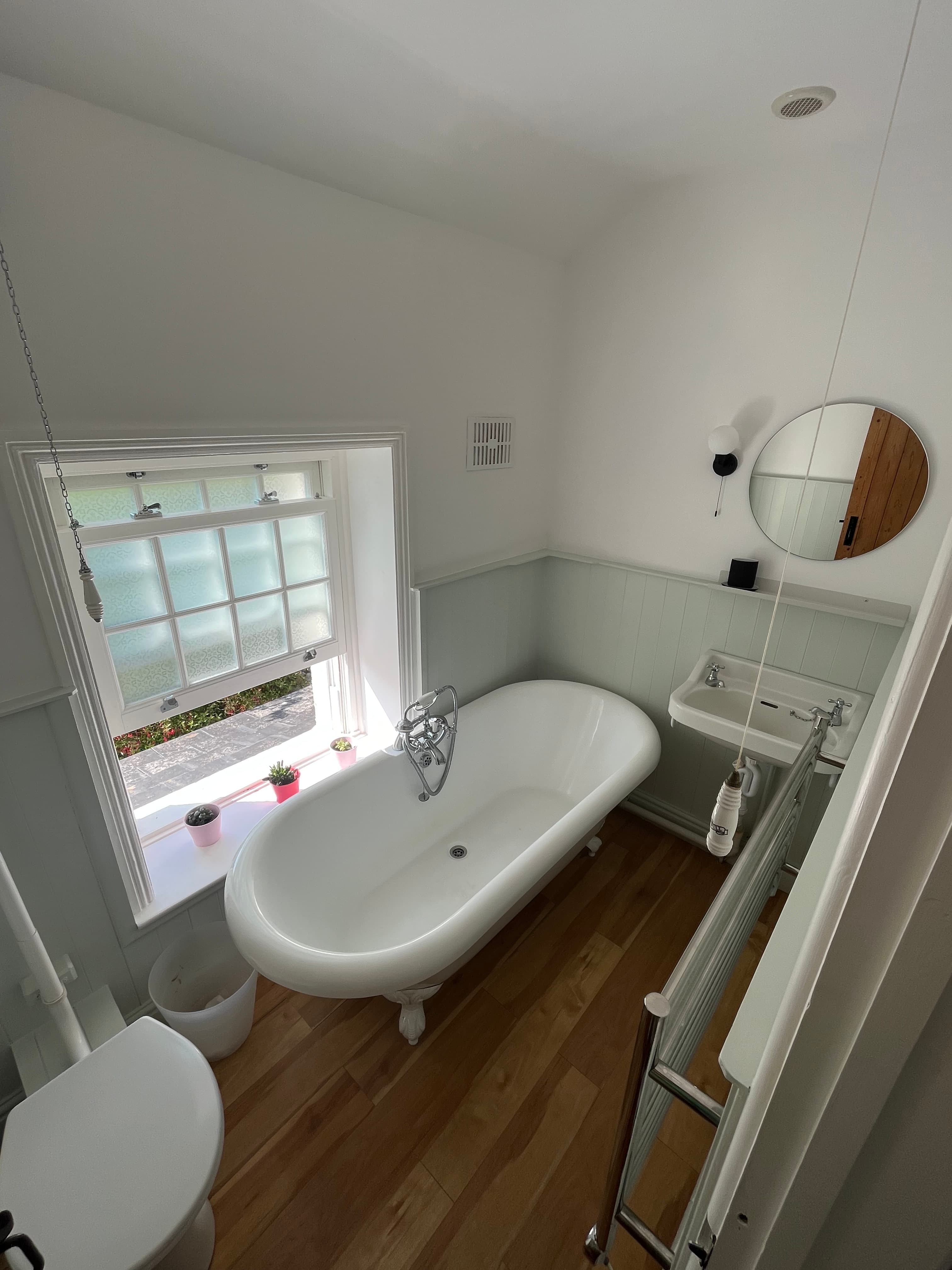 Upstairs bathroom 