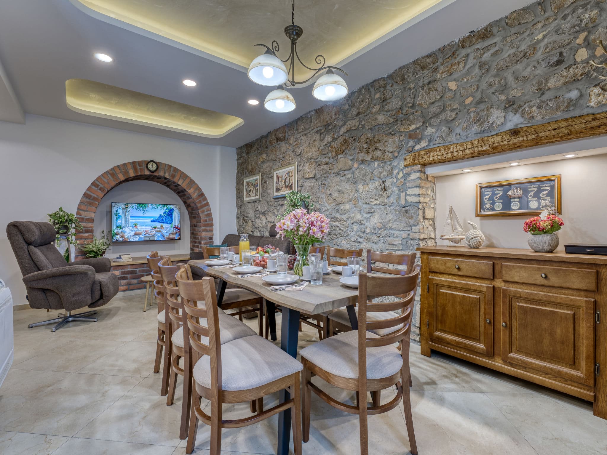 Kitchen / Dining Room