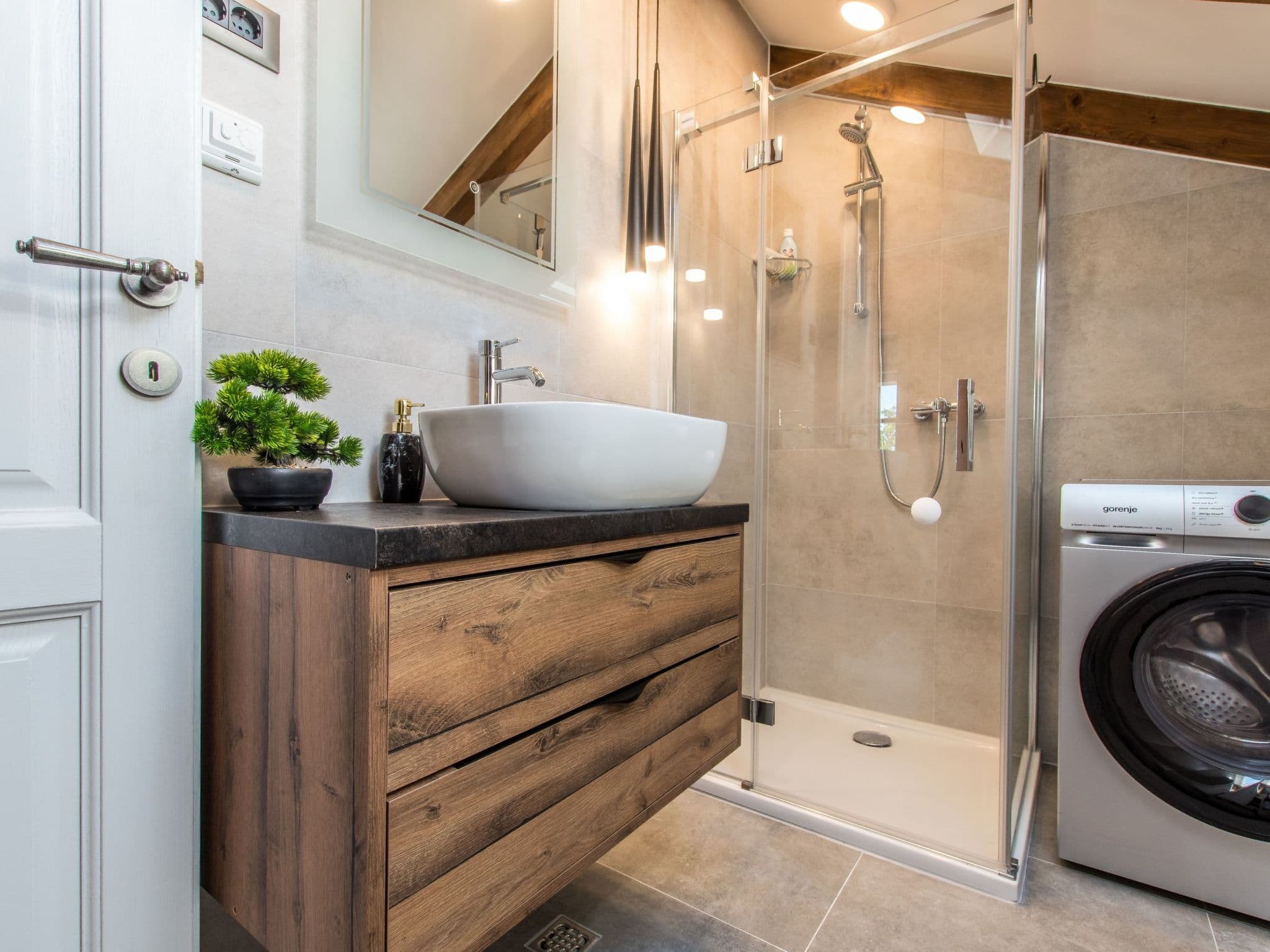 Bathroom / Wellness