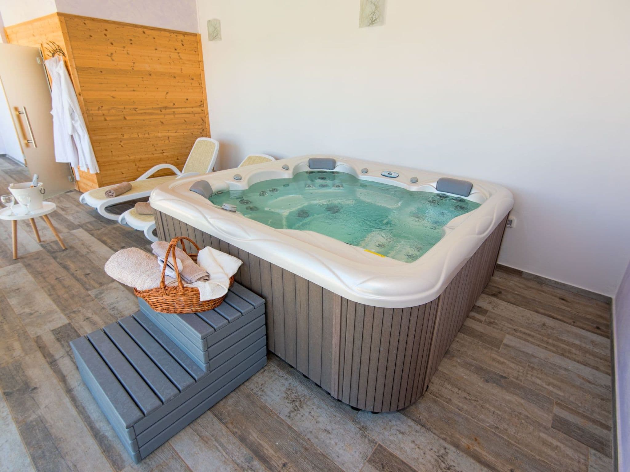 Bathroom / Wellness