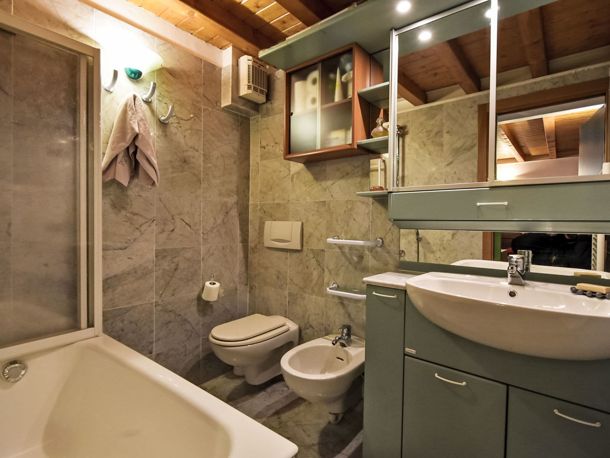 Bathroom / Wellness