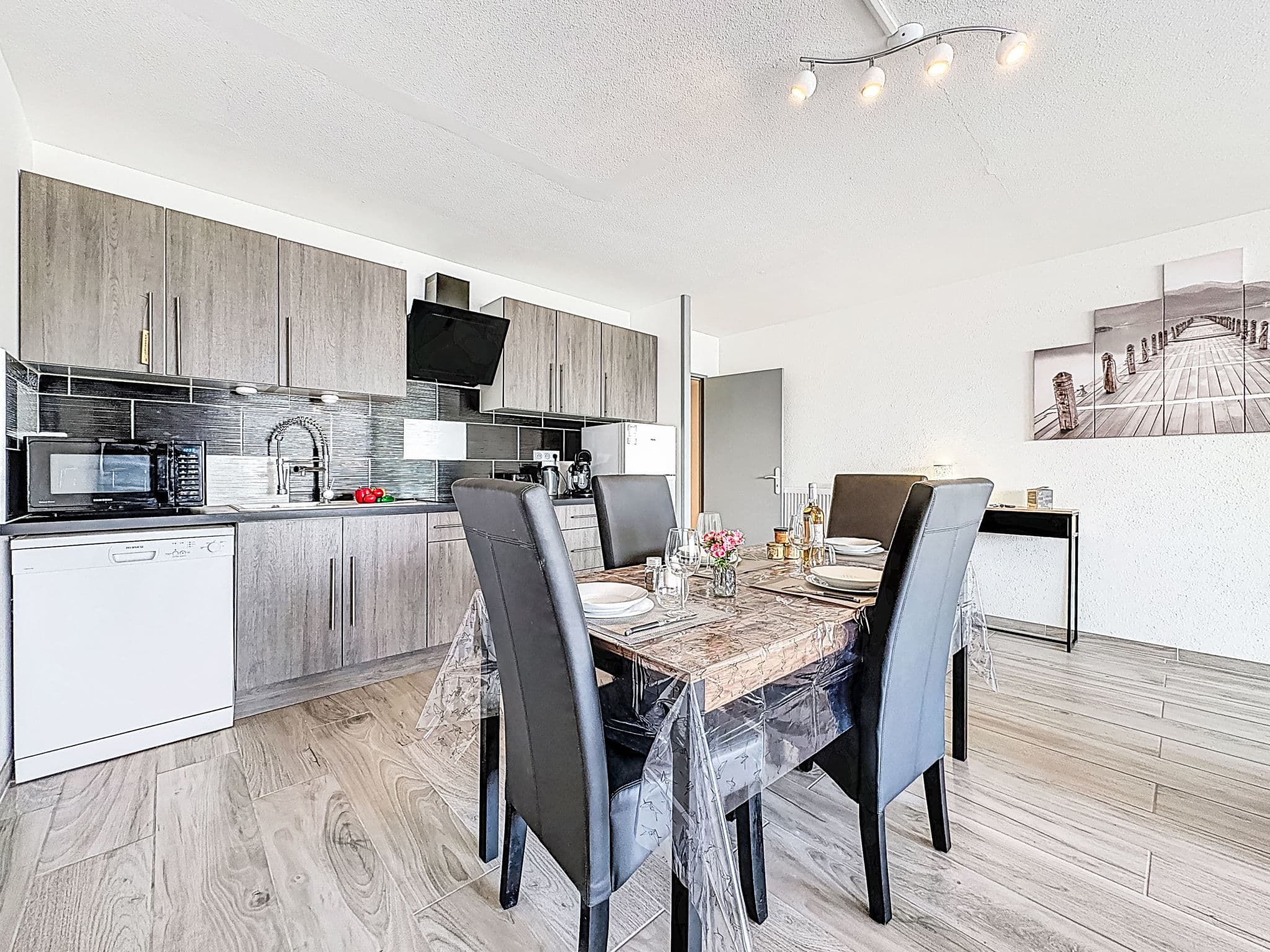 Kitchen / Dining Room