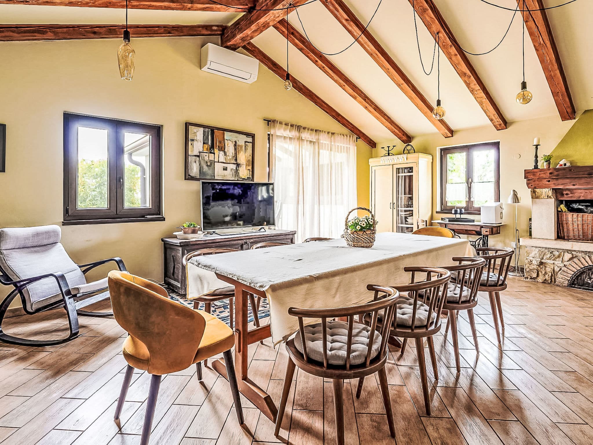 Kitchen / Dining Room