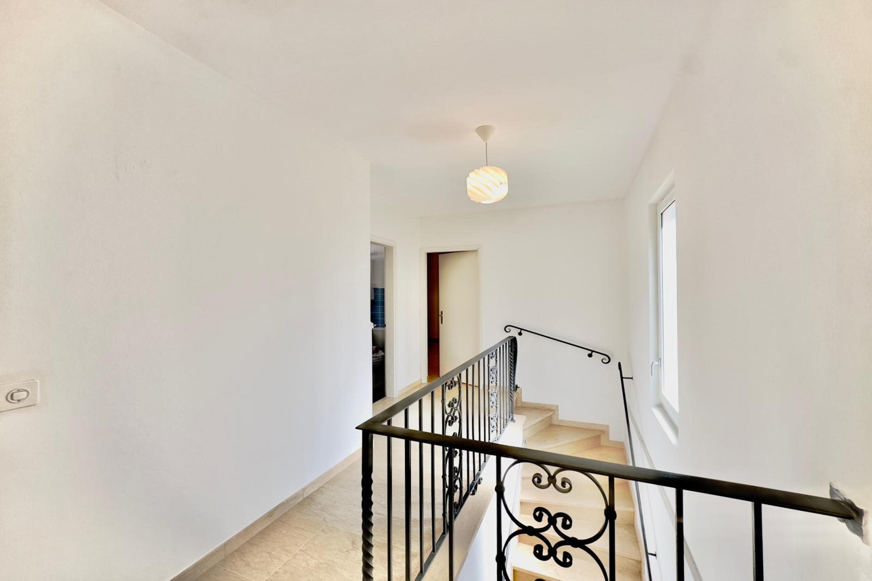 Gallery Image 18