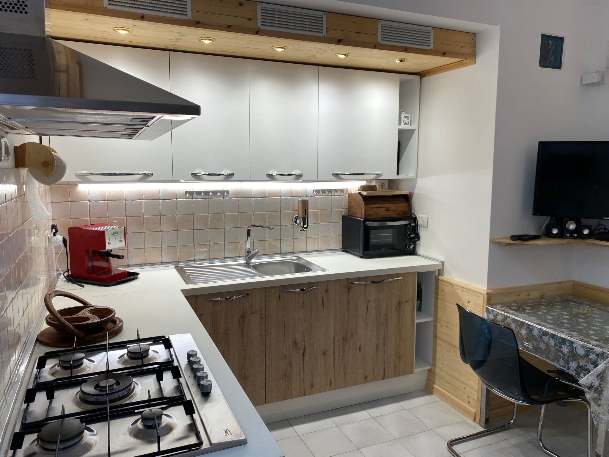 Kitchen / Dining Room
