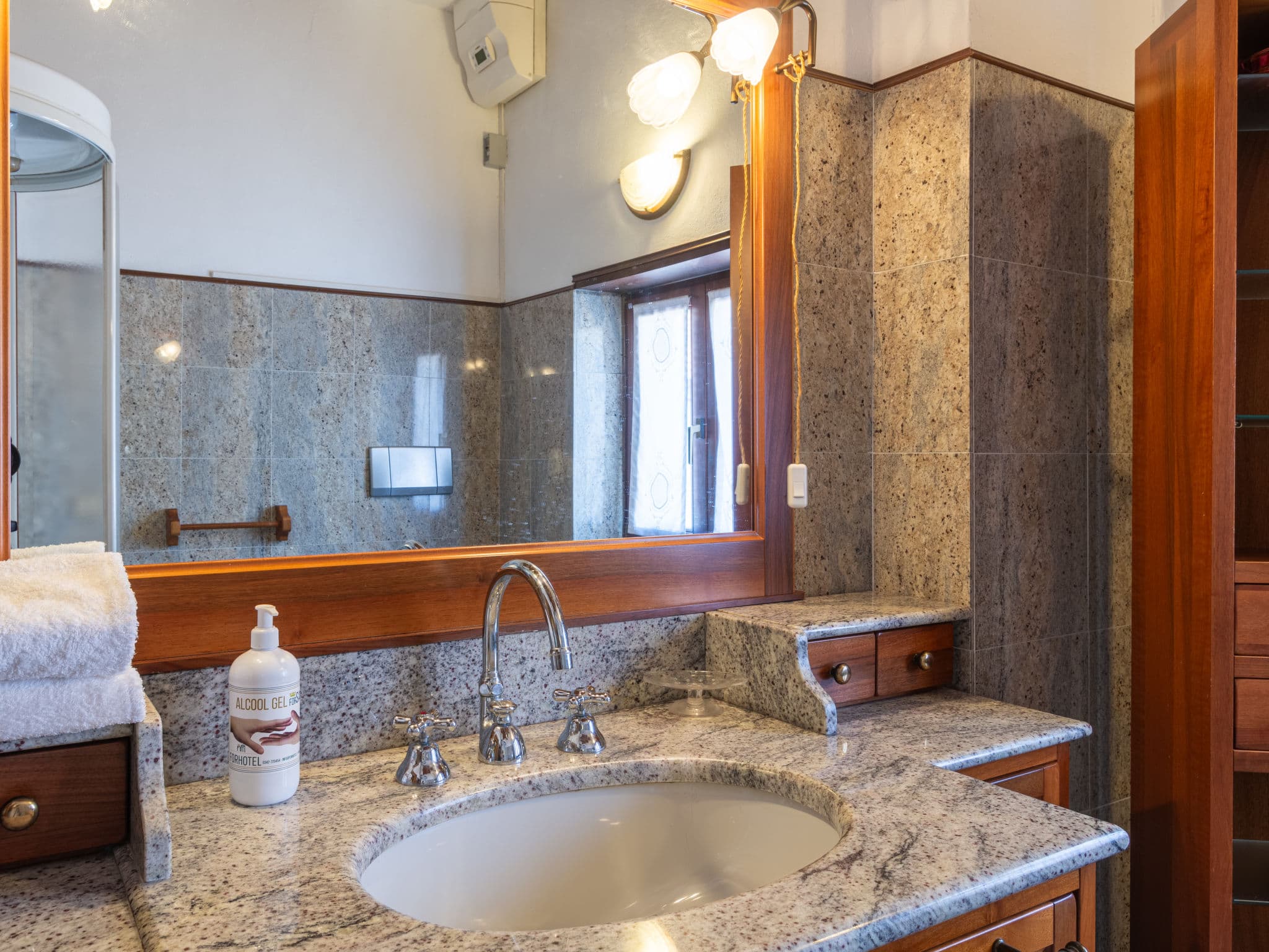 Bathroom / Wellness