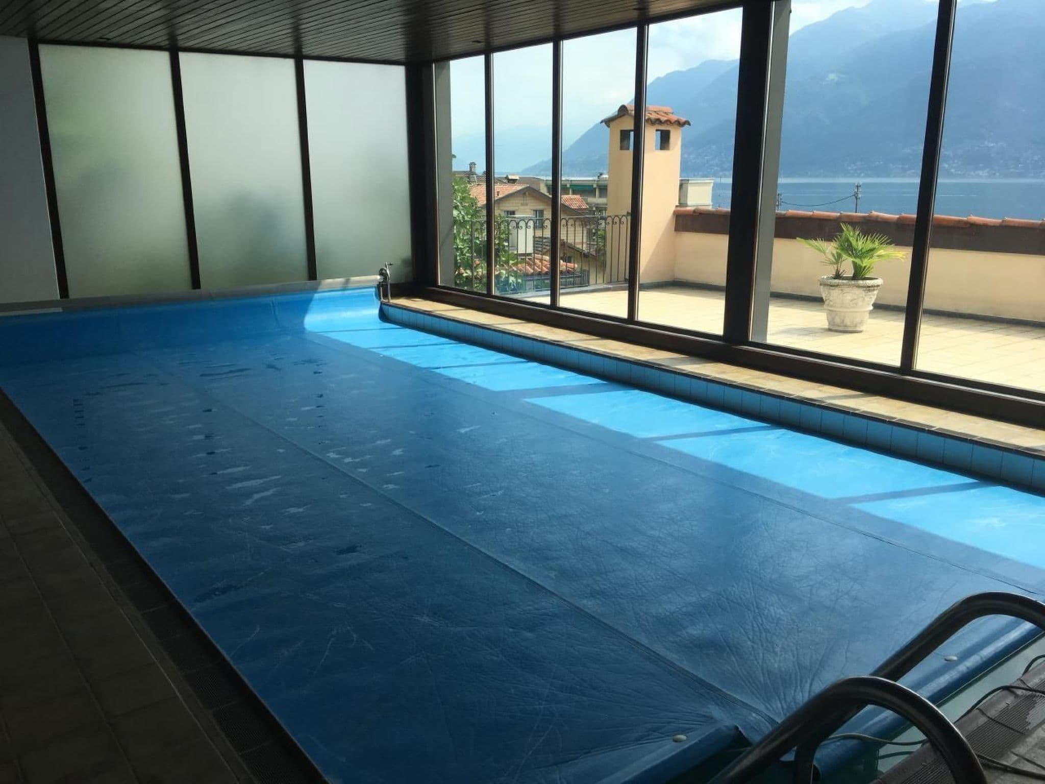 Pool Indoor