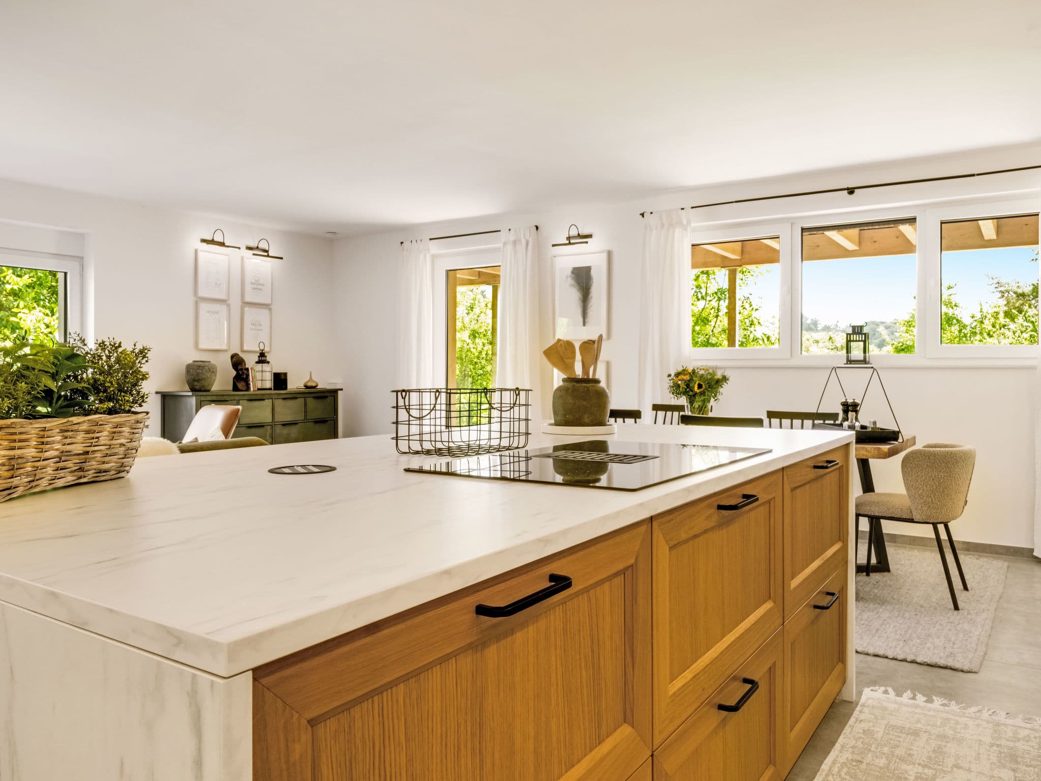 Kitchen / Dining Room
