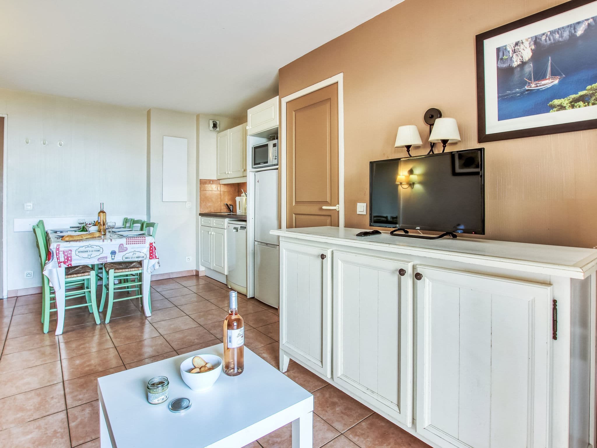 Kitchen / Dining Room