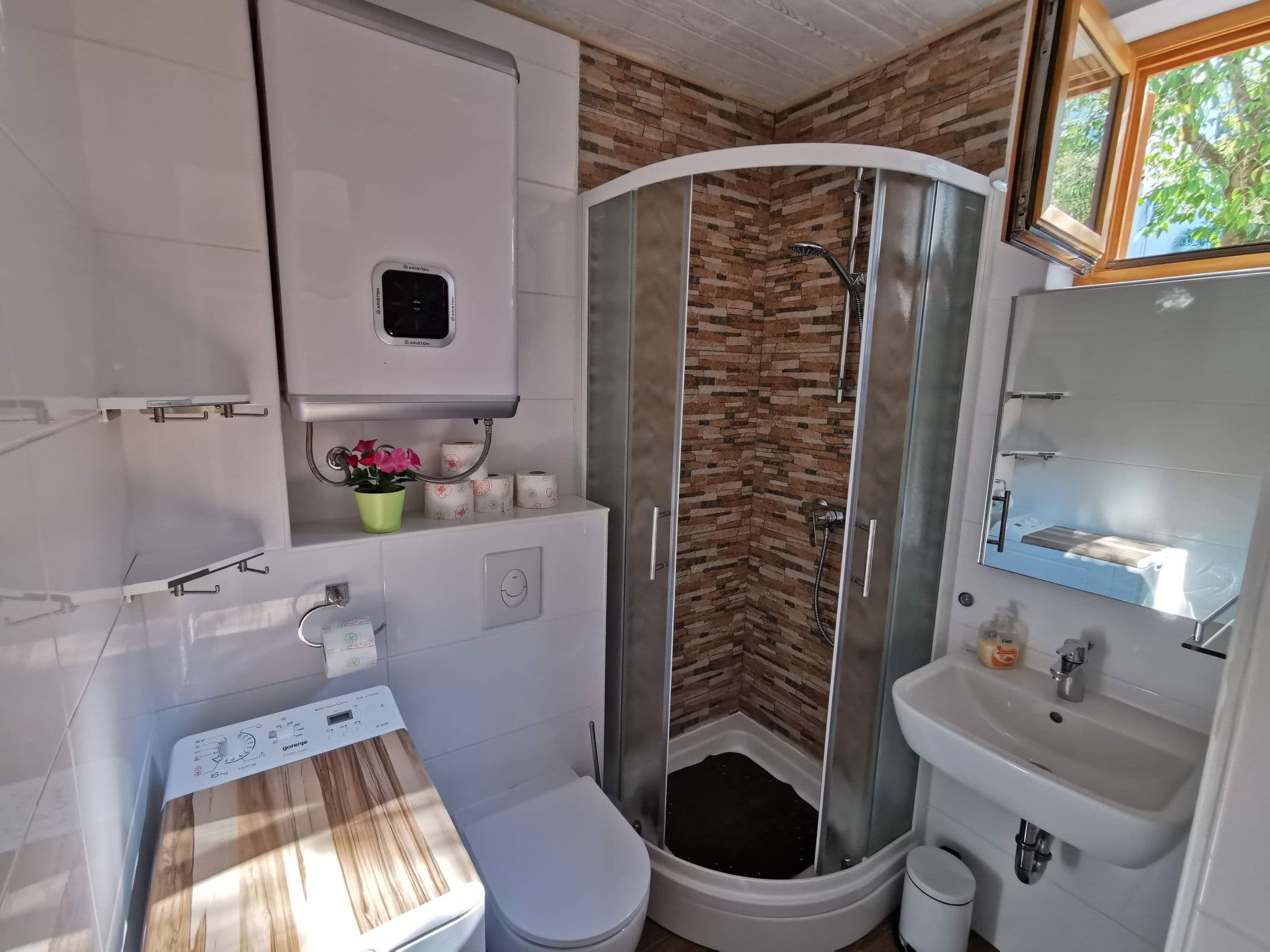 Bathroom / Wellness
