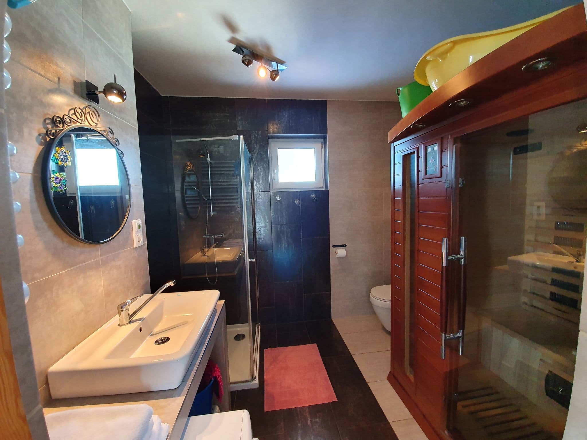 Bathroom / Wellness