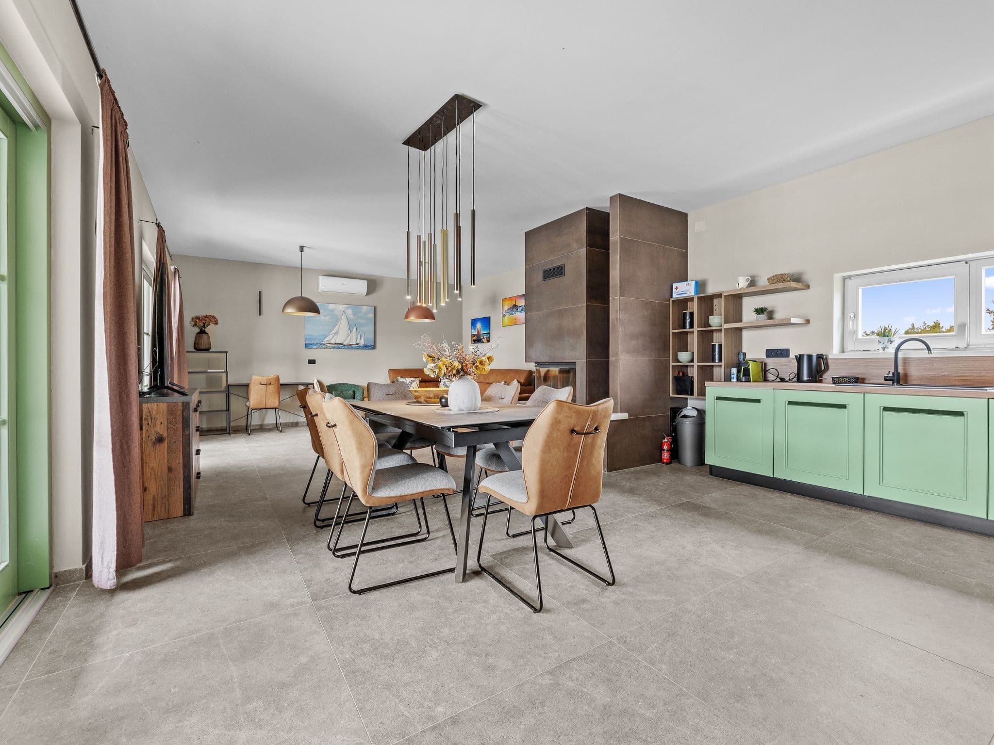 Kitchen / Dining Room