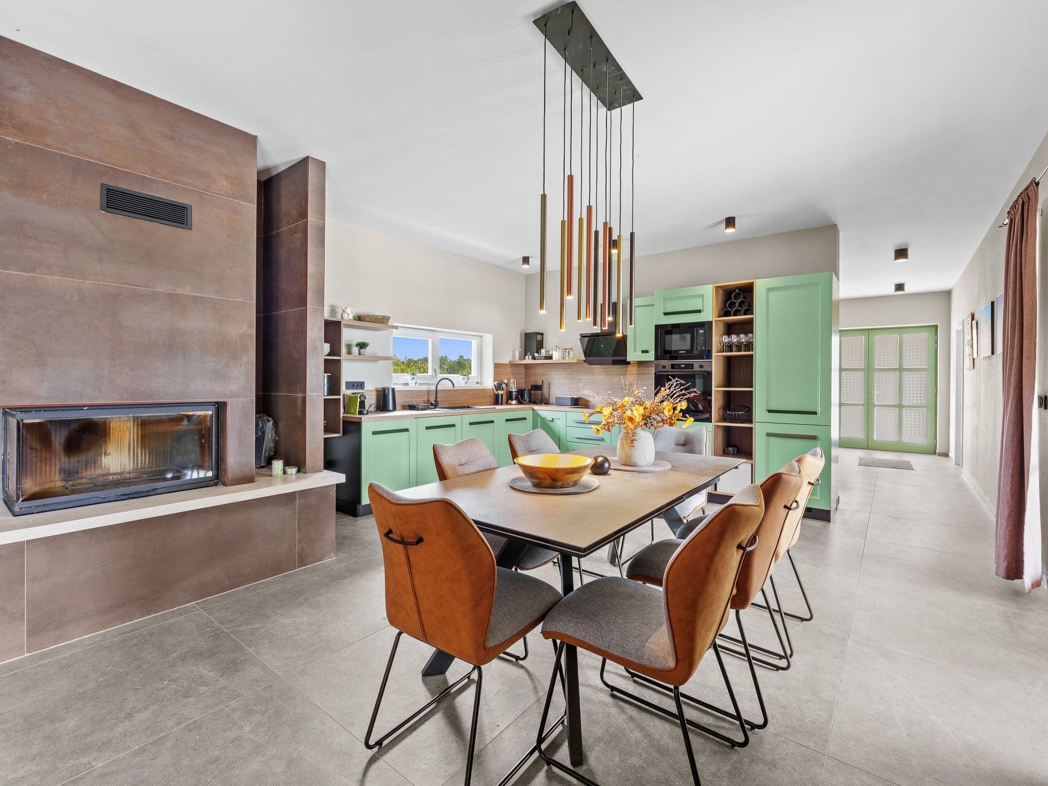 Kitchen / Dining Room