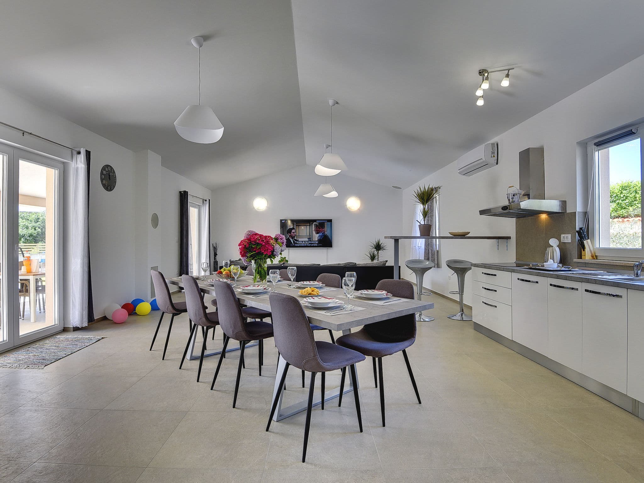 Kitchen / Dining Room