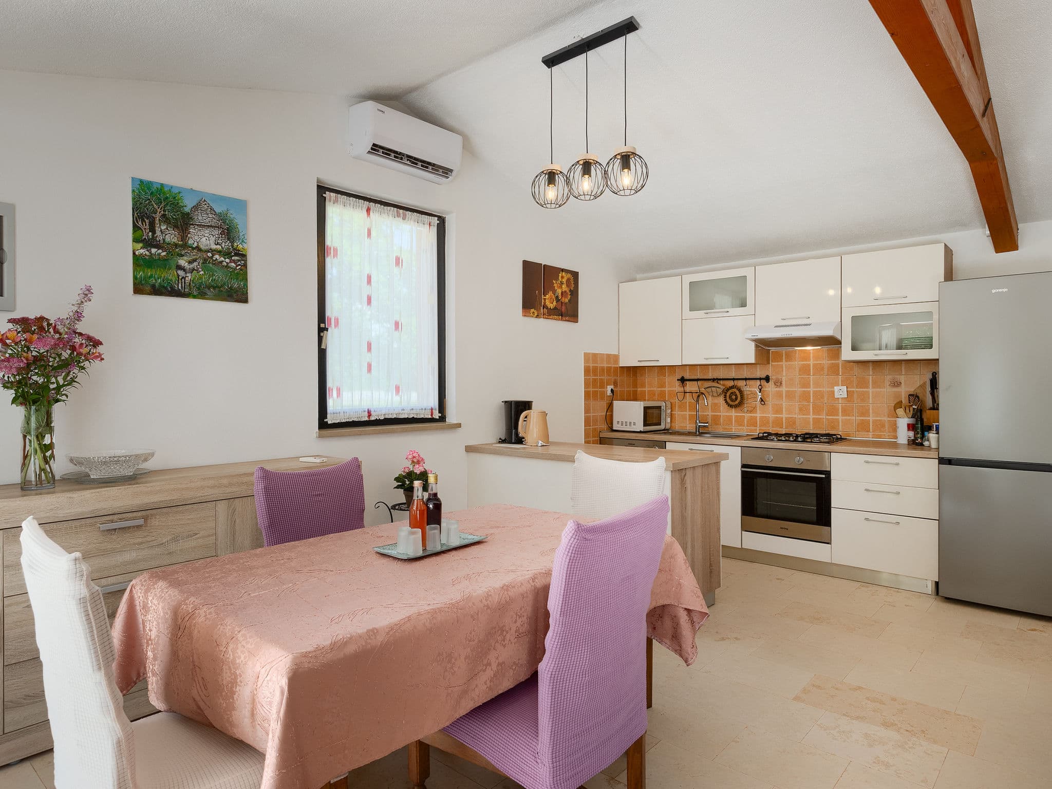 Kitchen / Dining Room