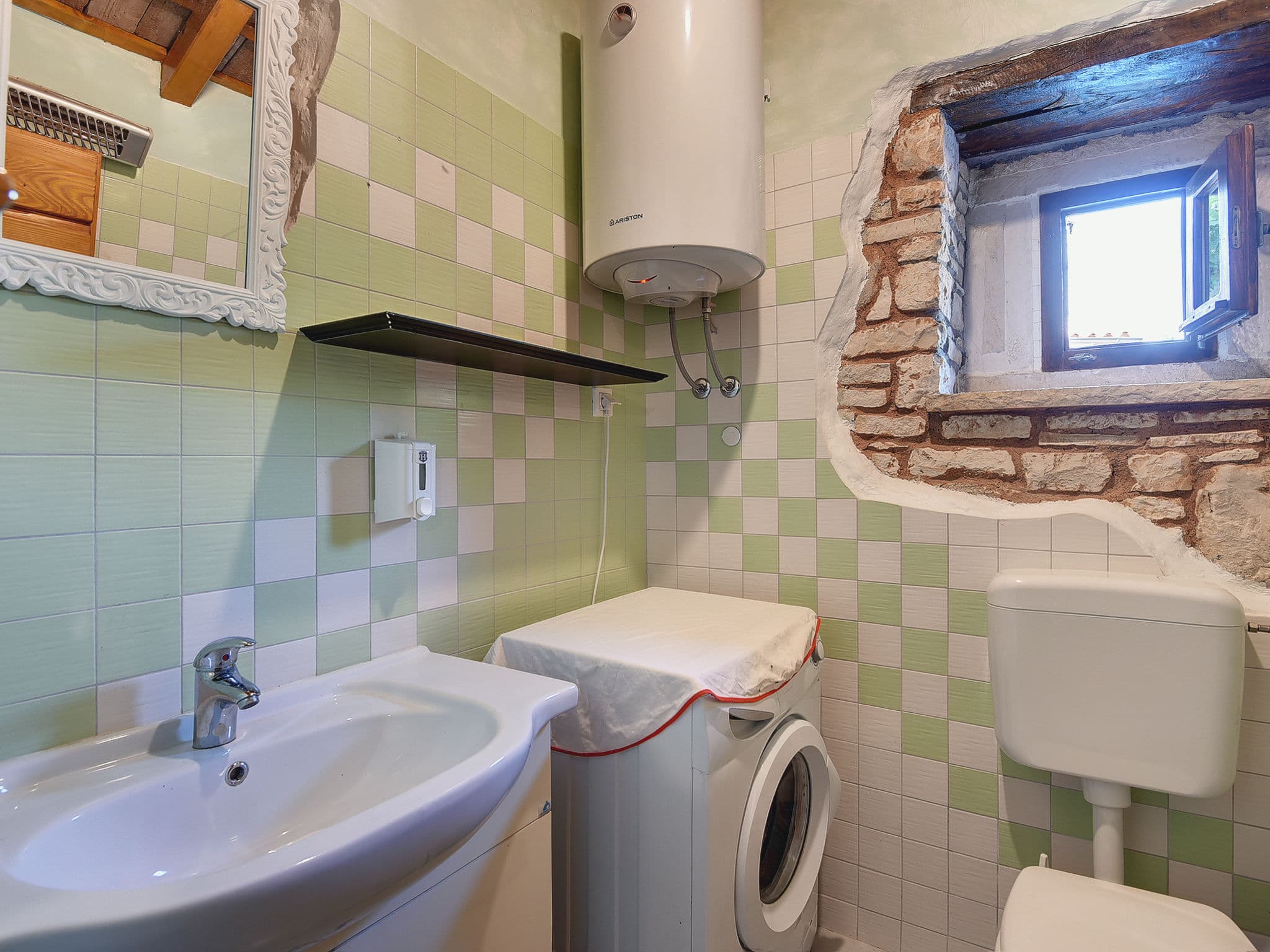 Bathroom / Wellness