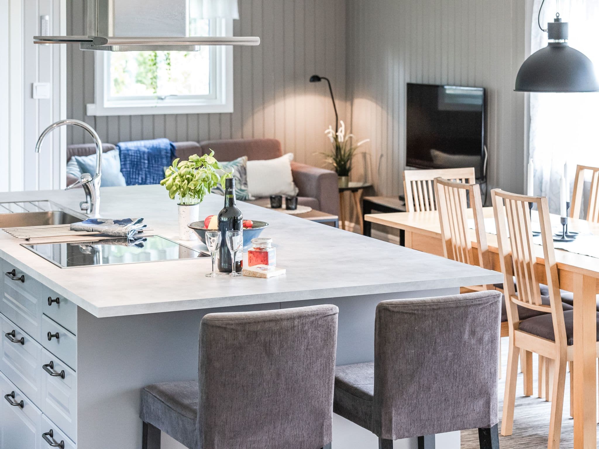 Kitchen / Dining Room