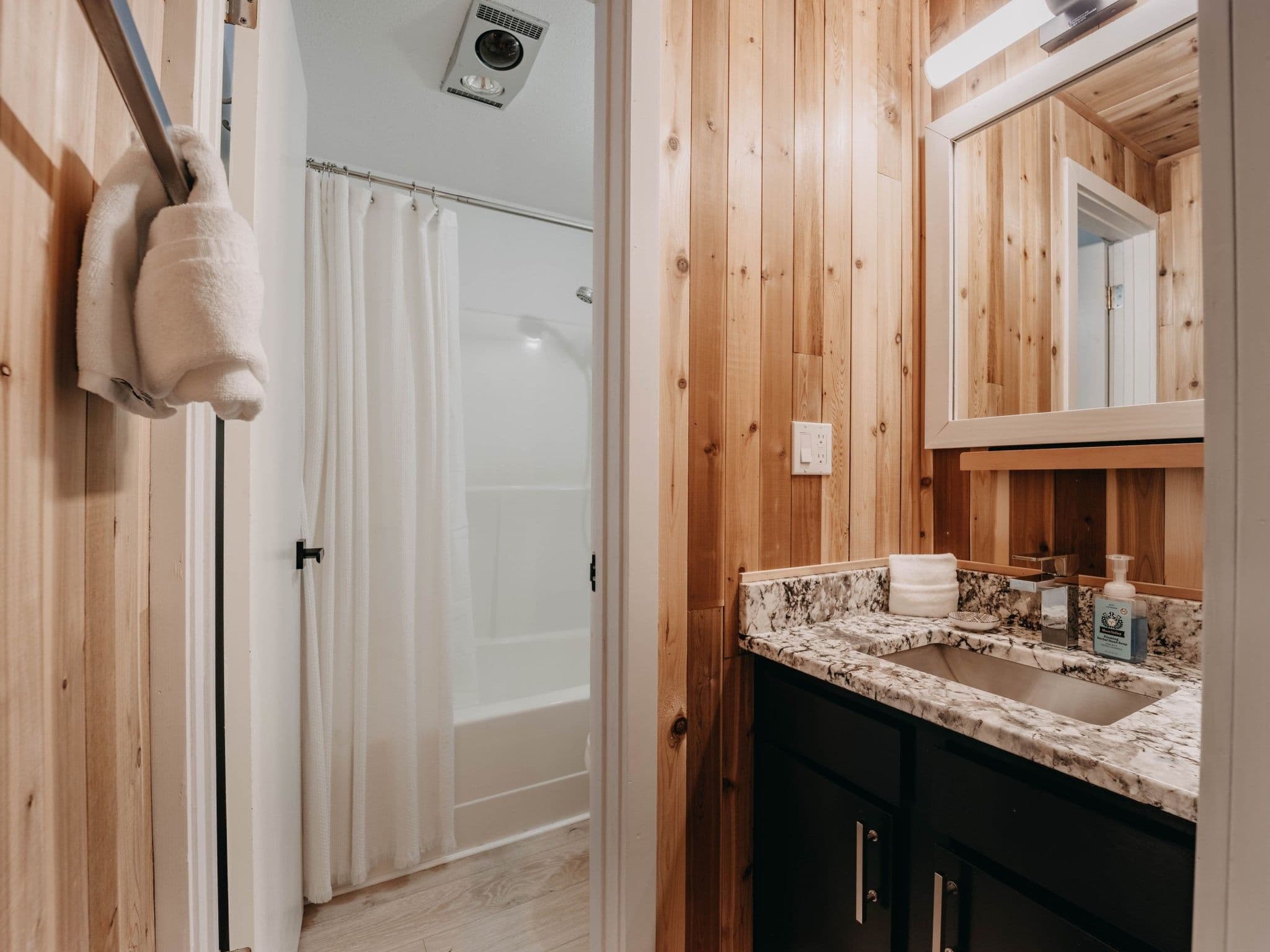 Bathroom / Wellness