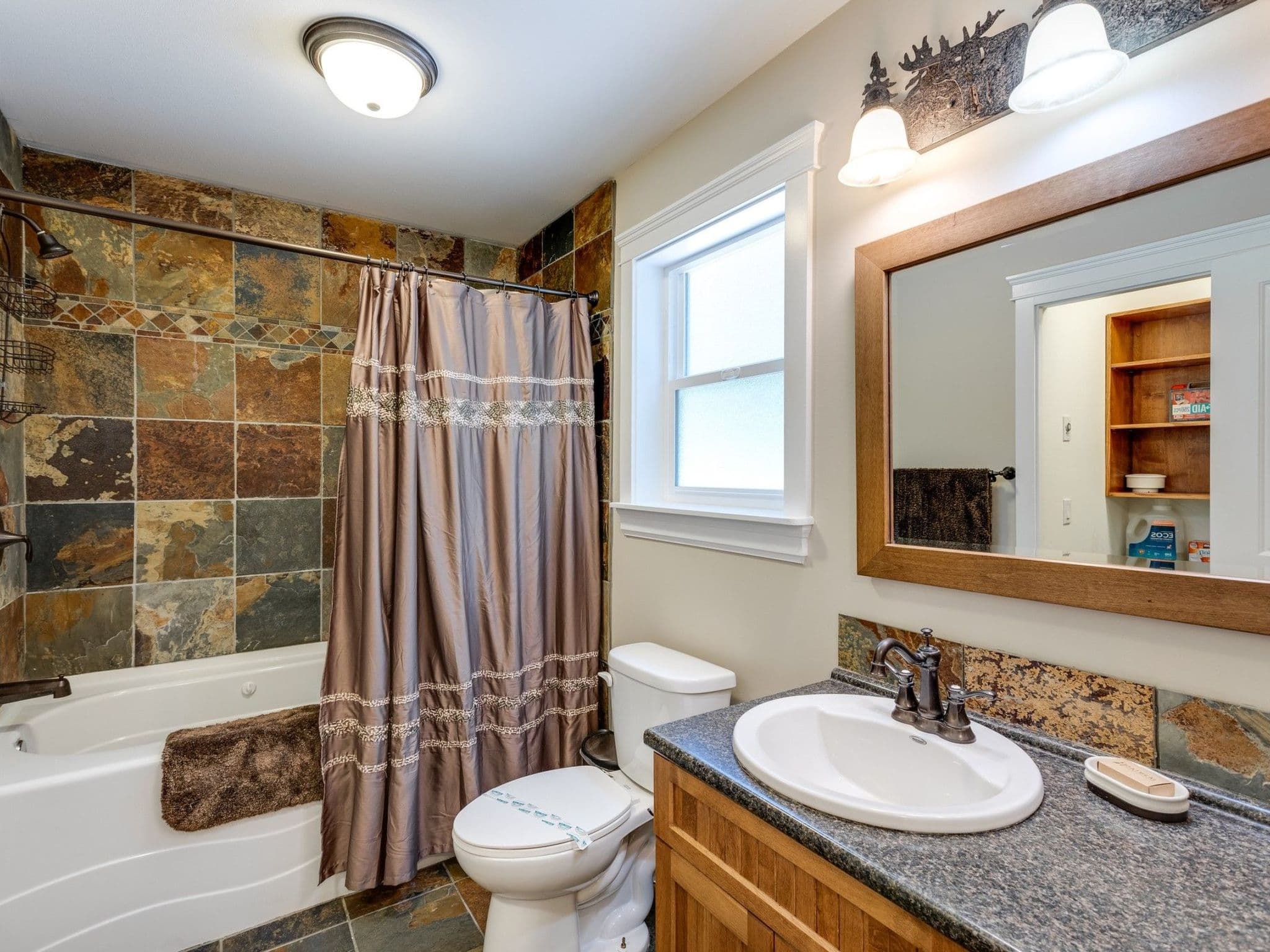 Bathroom / Wellness