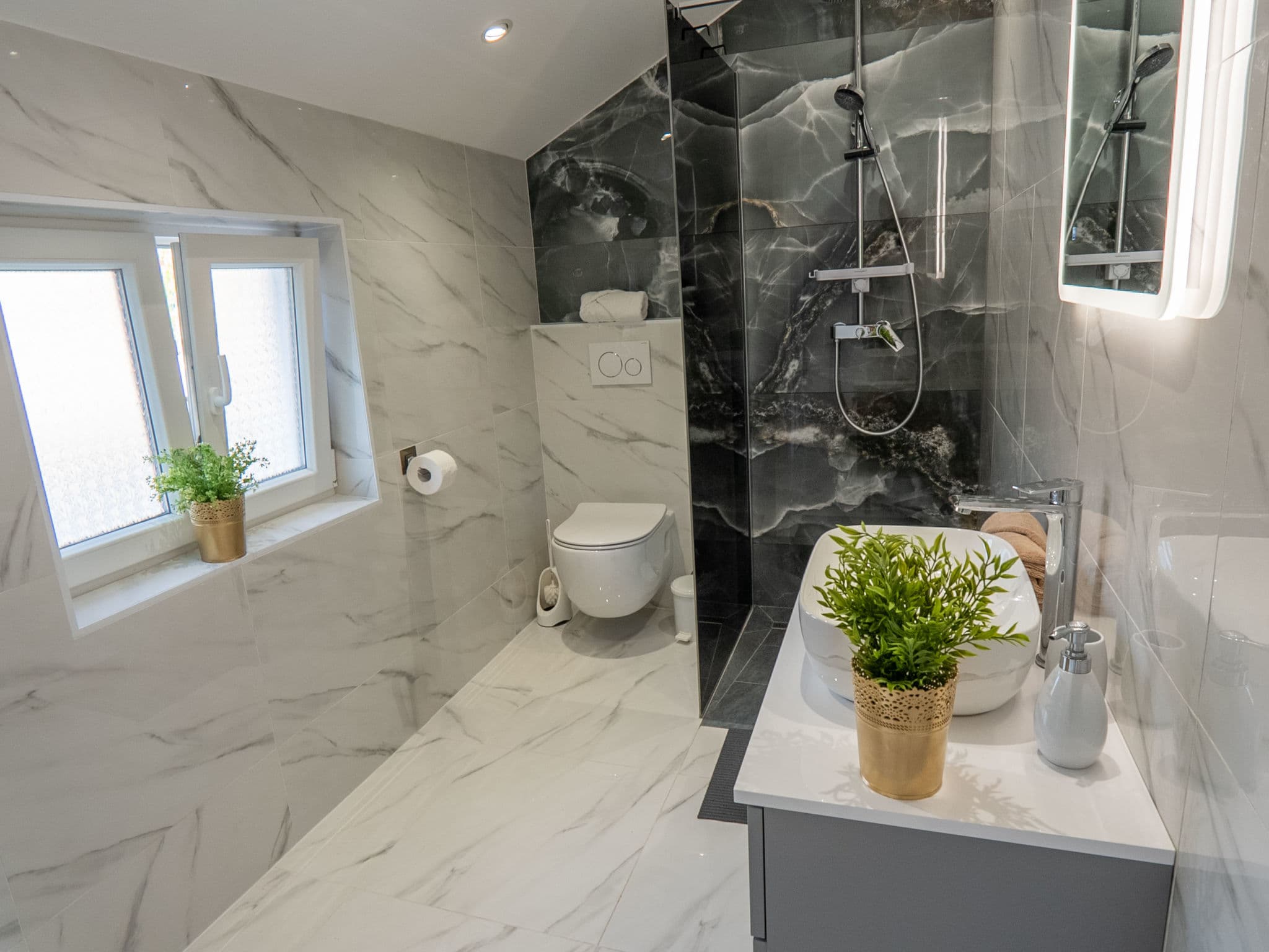 Bathroom / Wellness