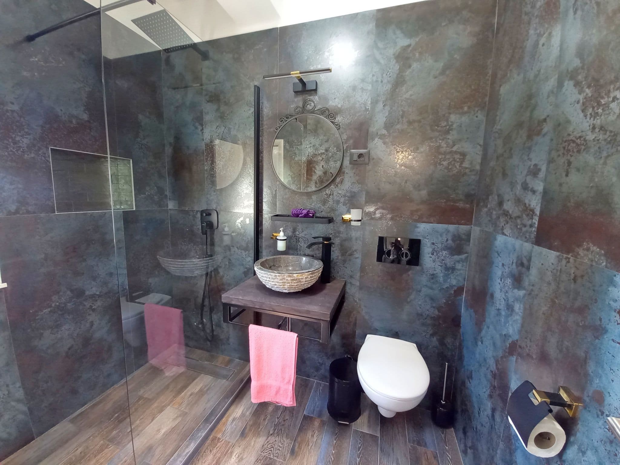 Bathroom / Wellness