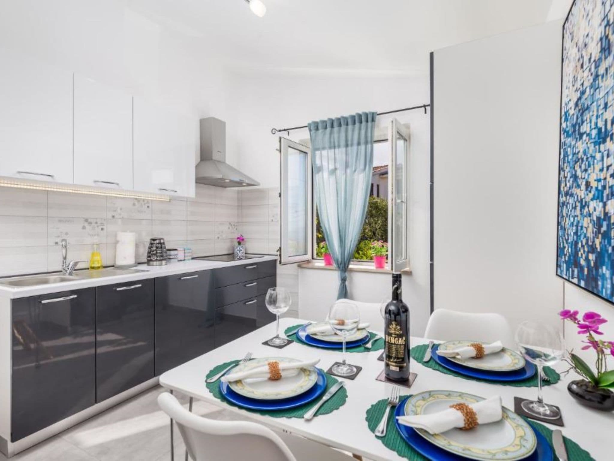 Kitchen / Dining Room