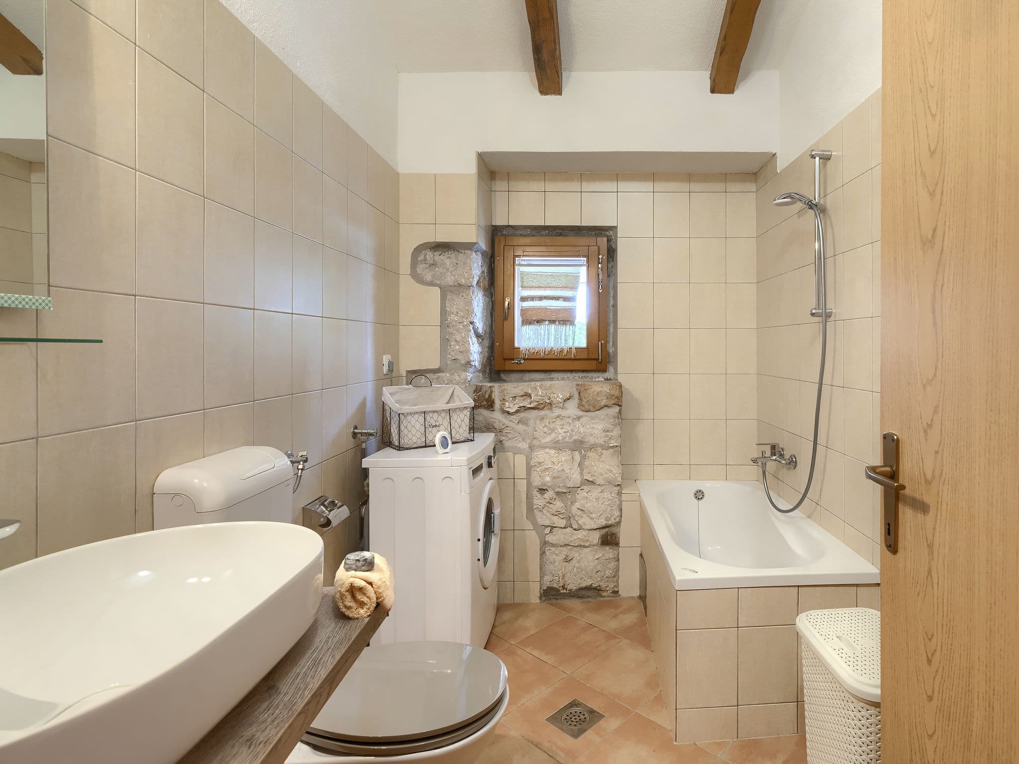 Bathroom / Wellness