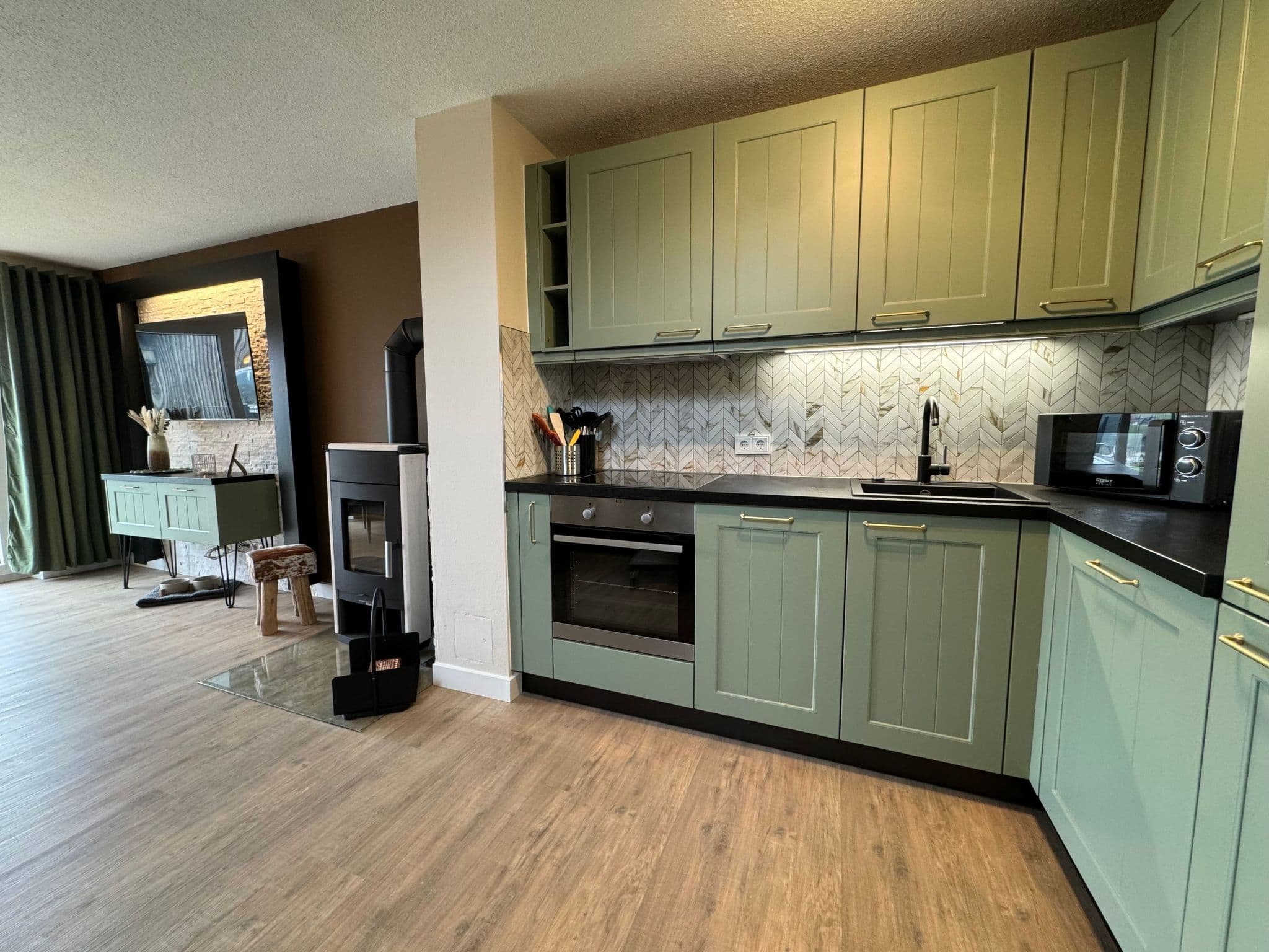 Kitchen / Dining Room