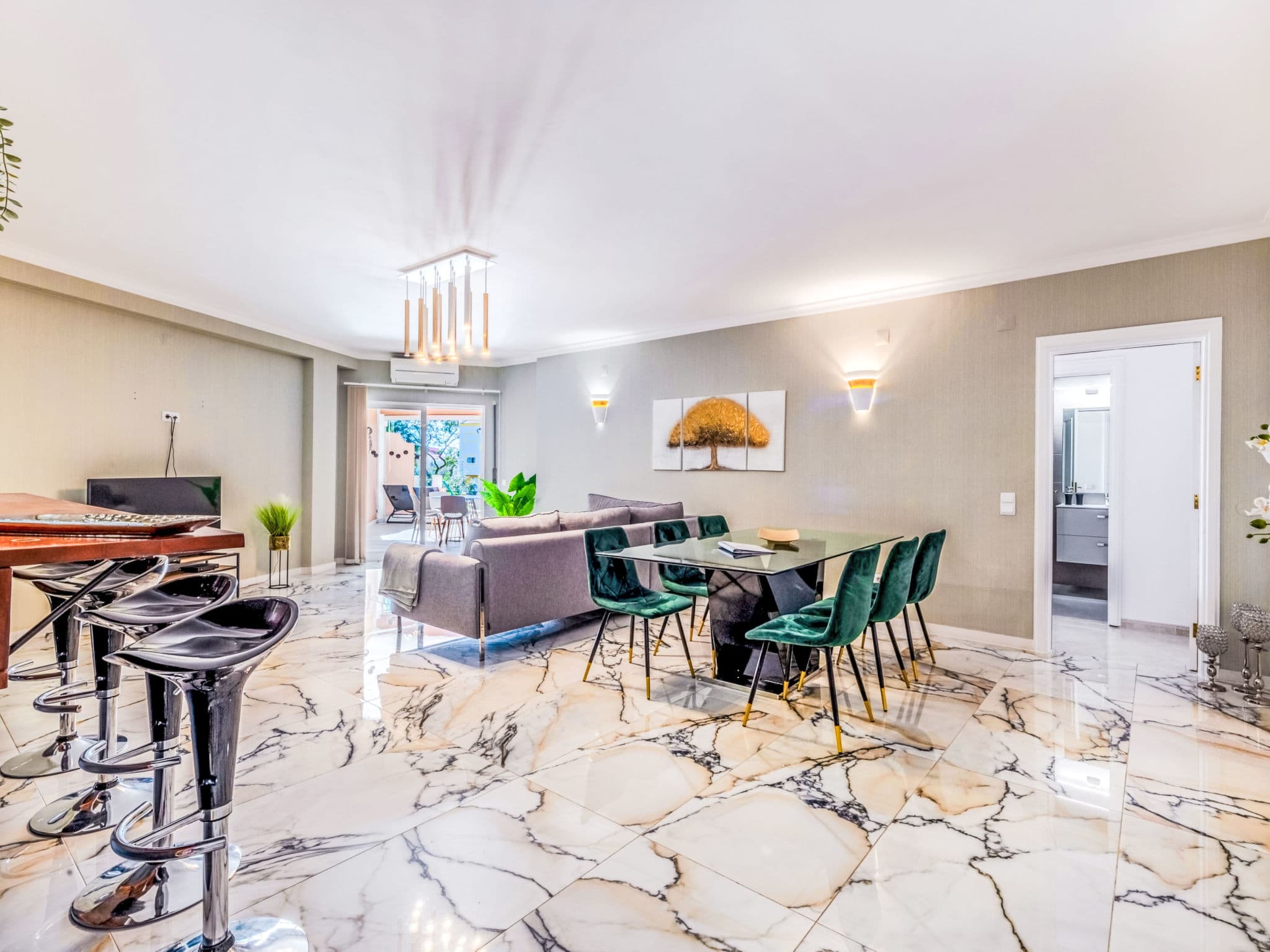 Kitchen / Dining Room