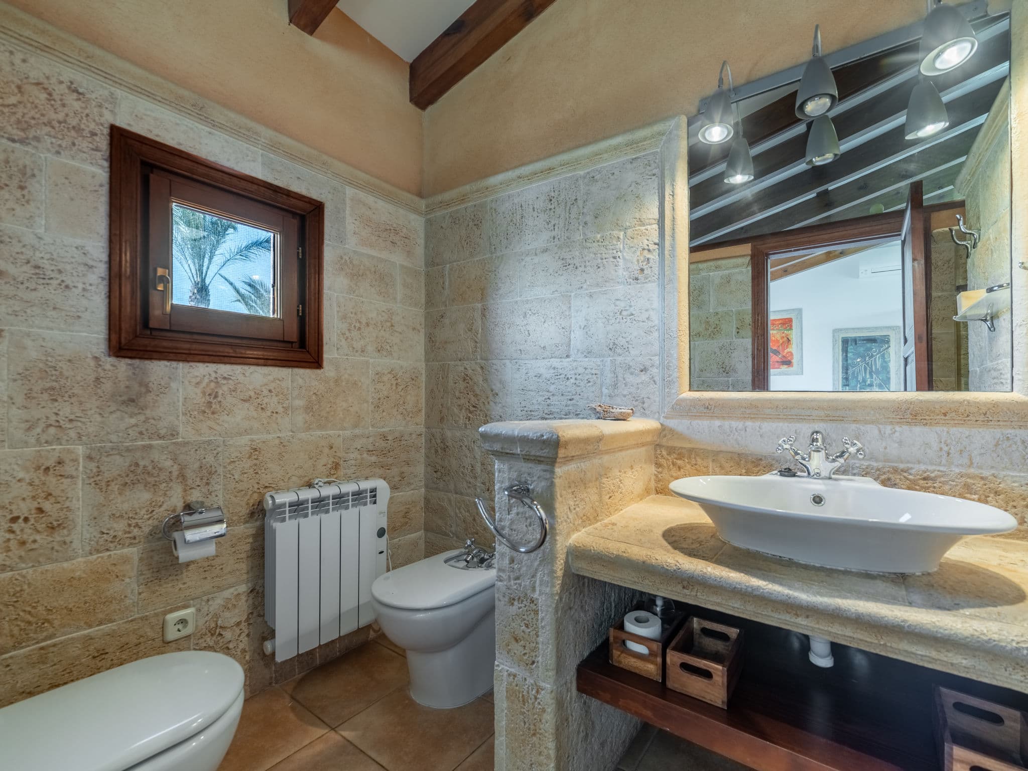 Bathroom / Wellness