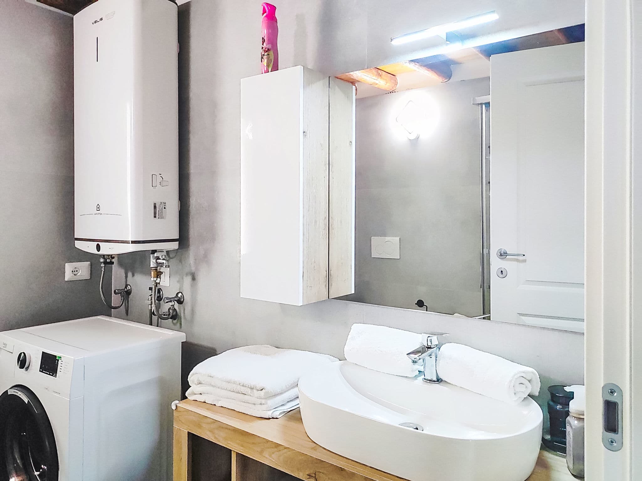 Bathroom / Wellness