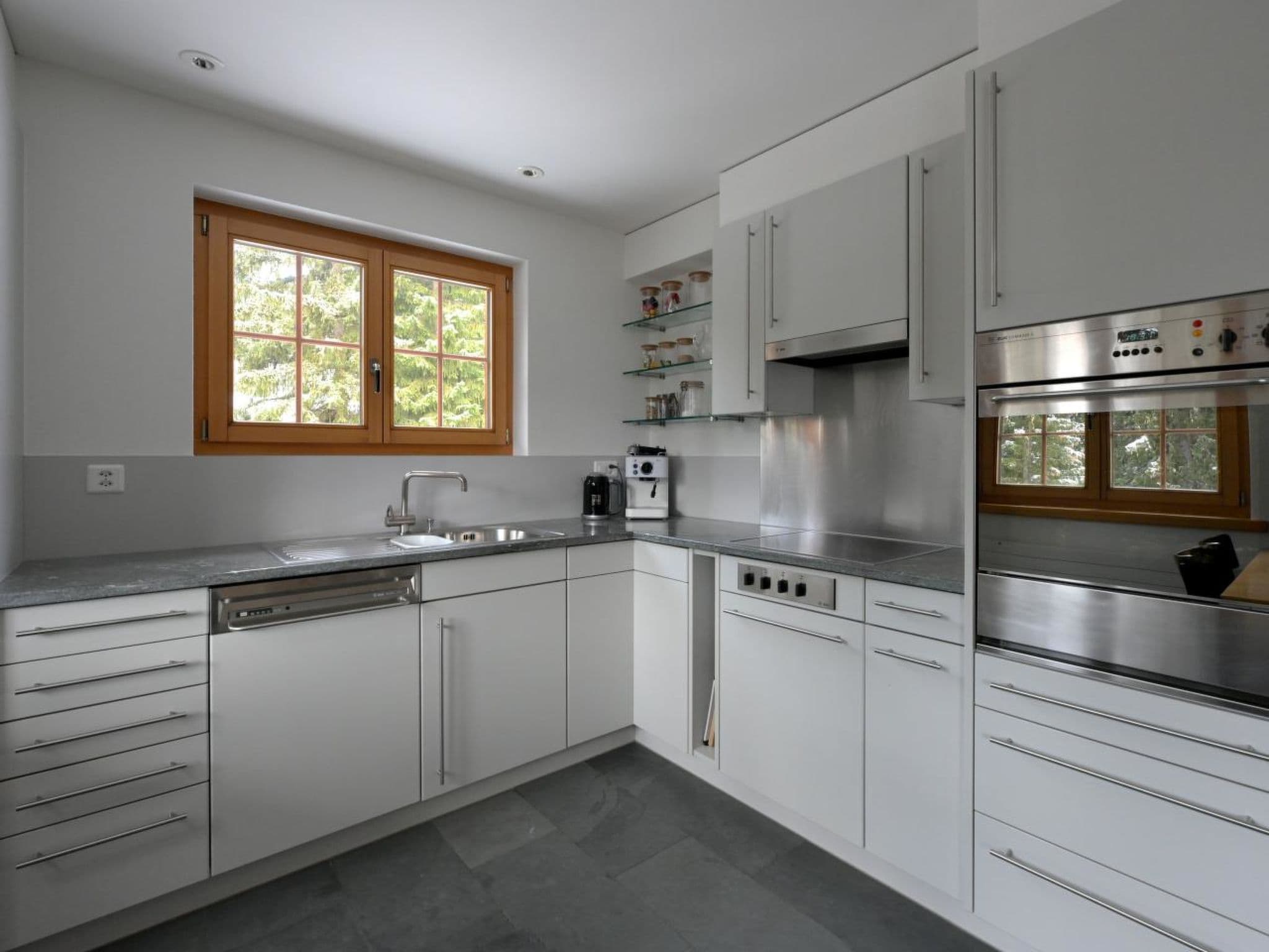 Gallery Image 13