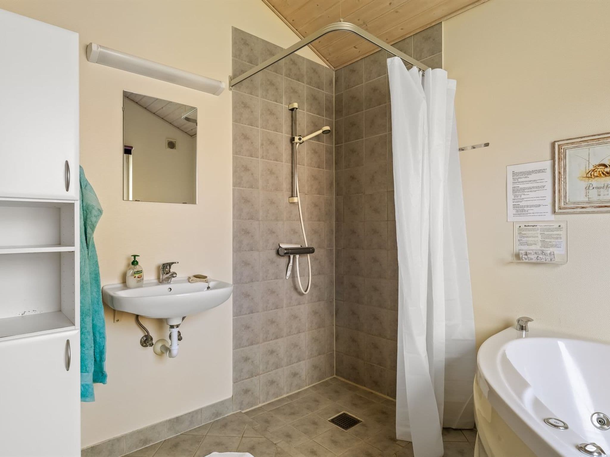 Bathroom / Wellness