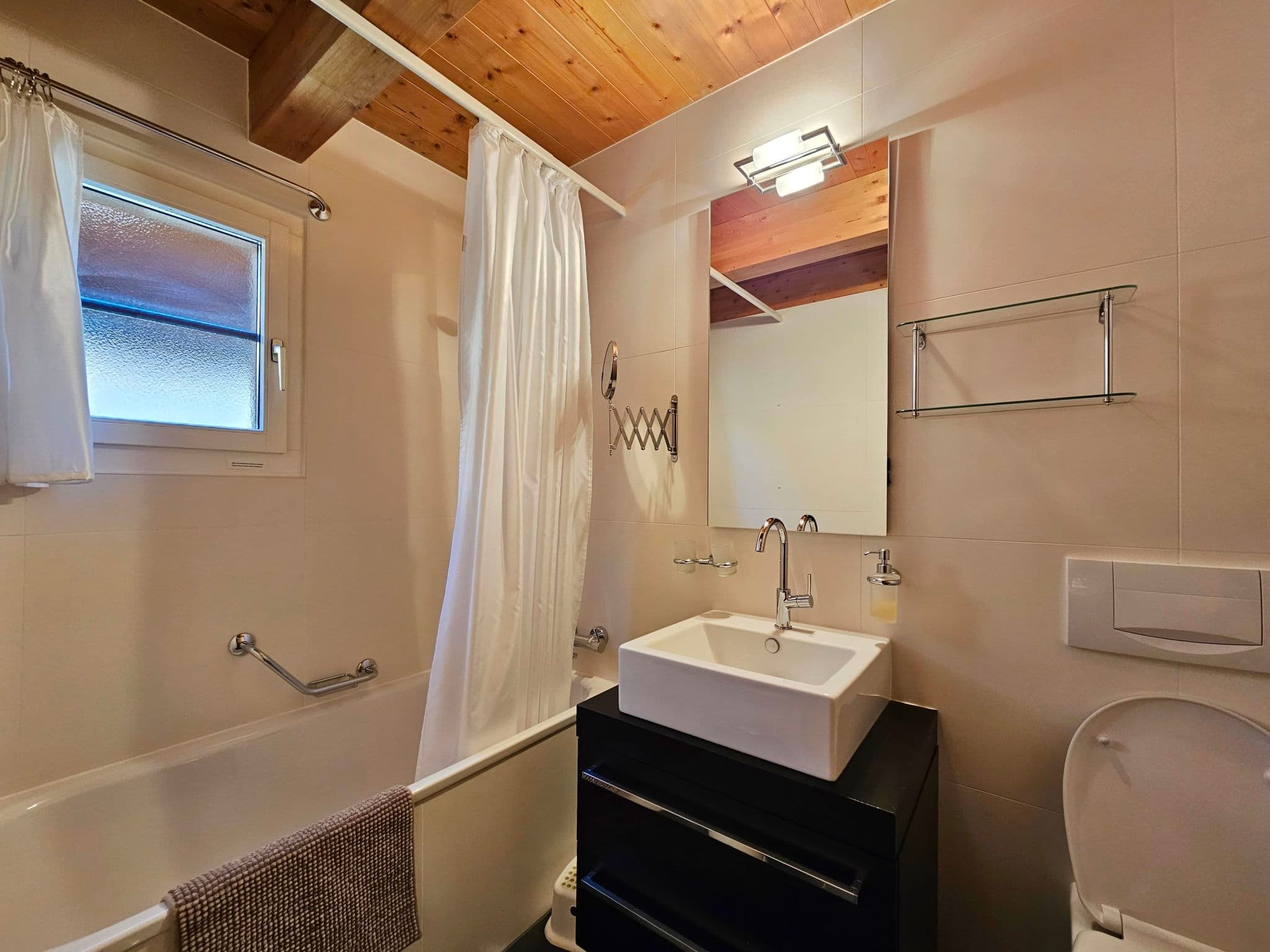 Gallery Image 12