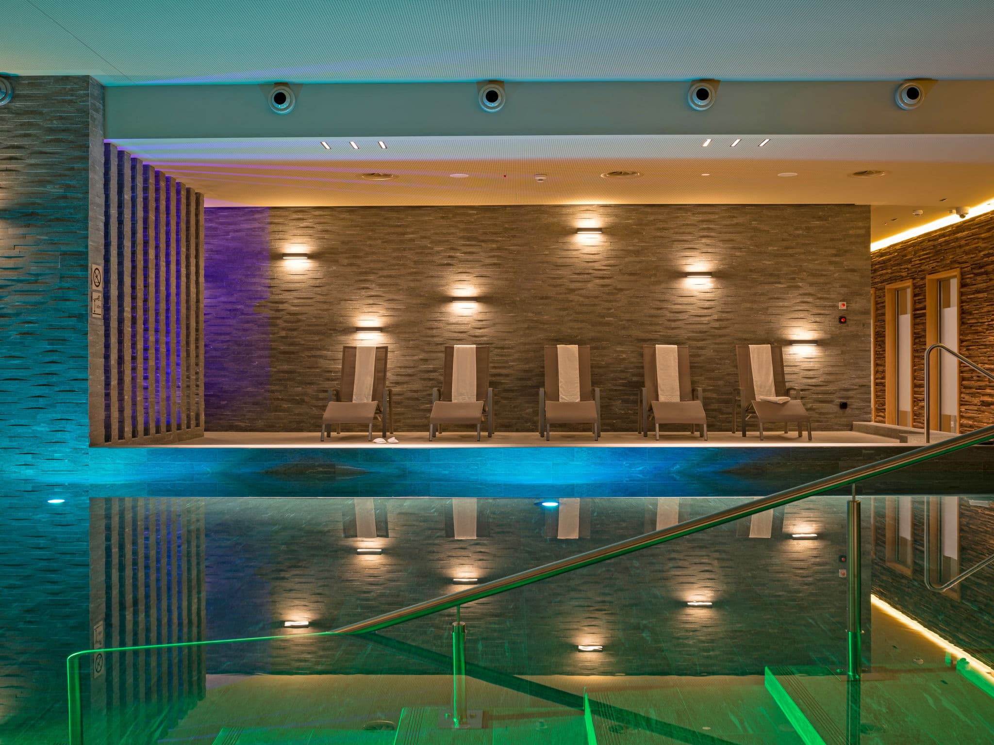 Pool Indoor