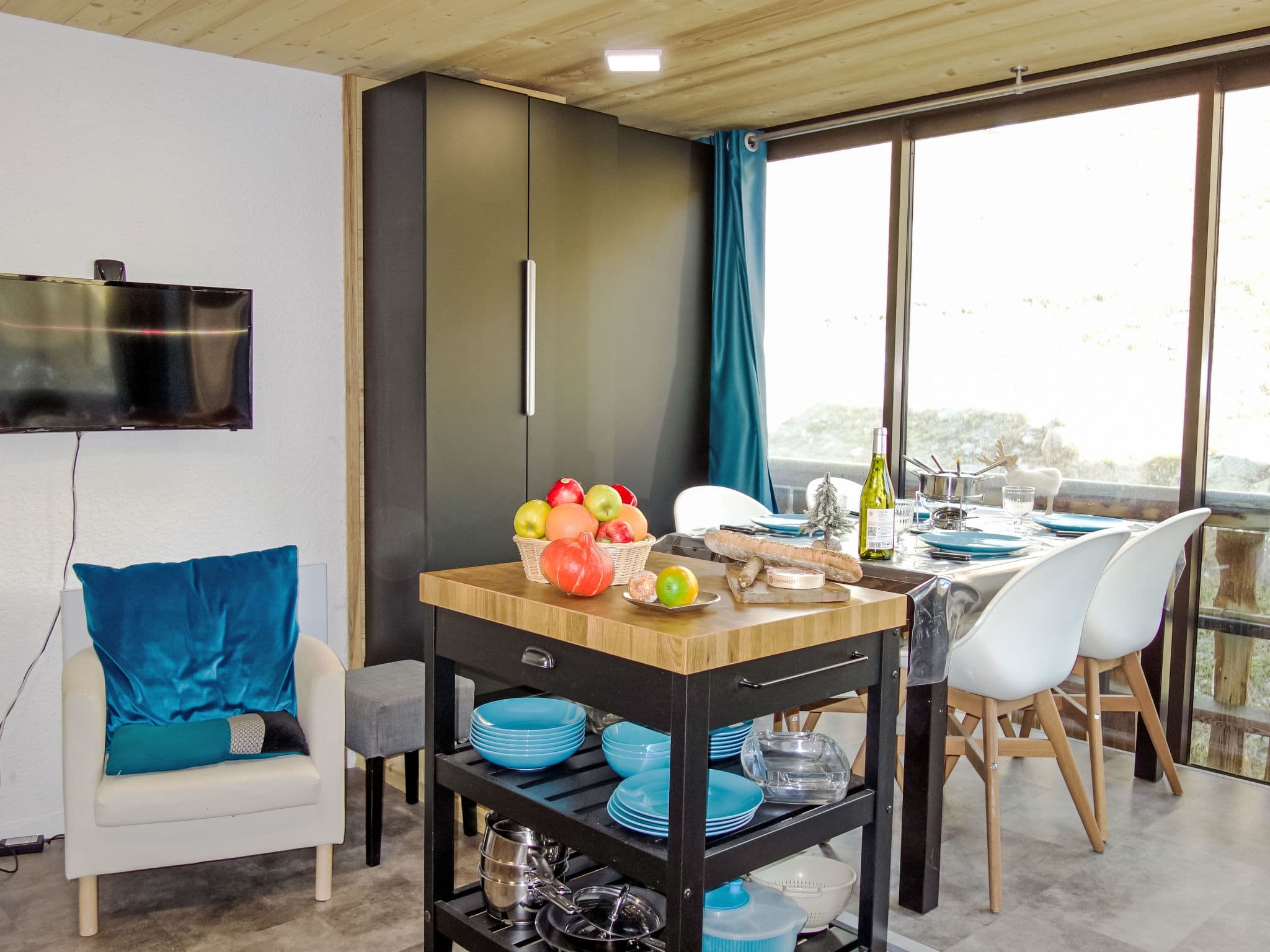 Kitchen / Dining Room